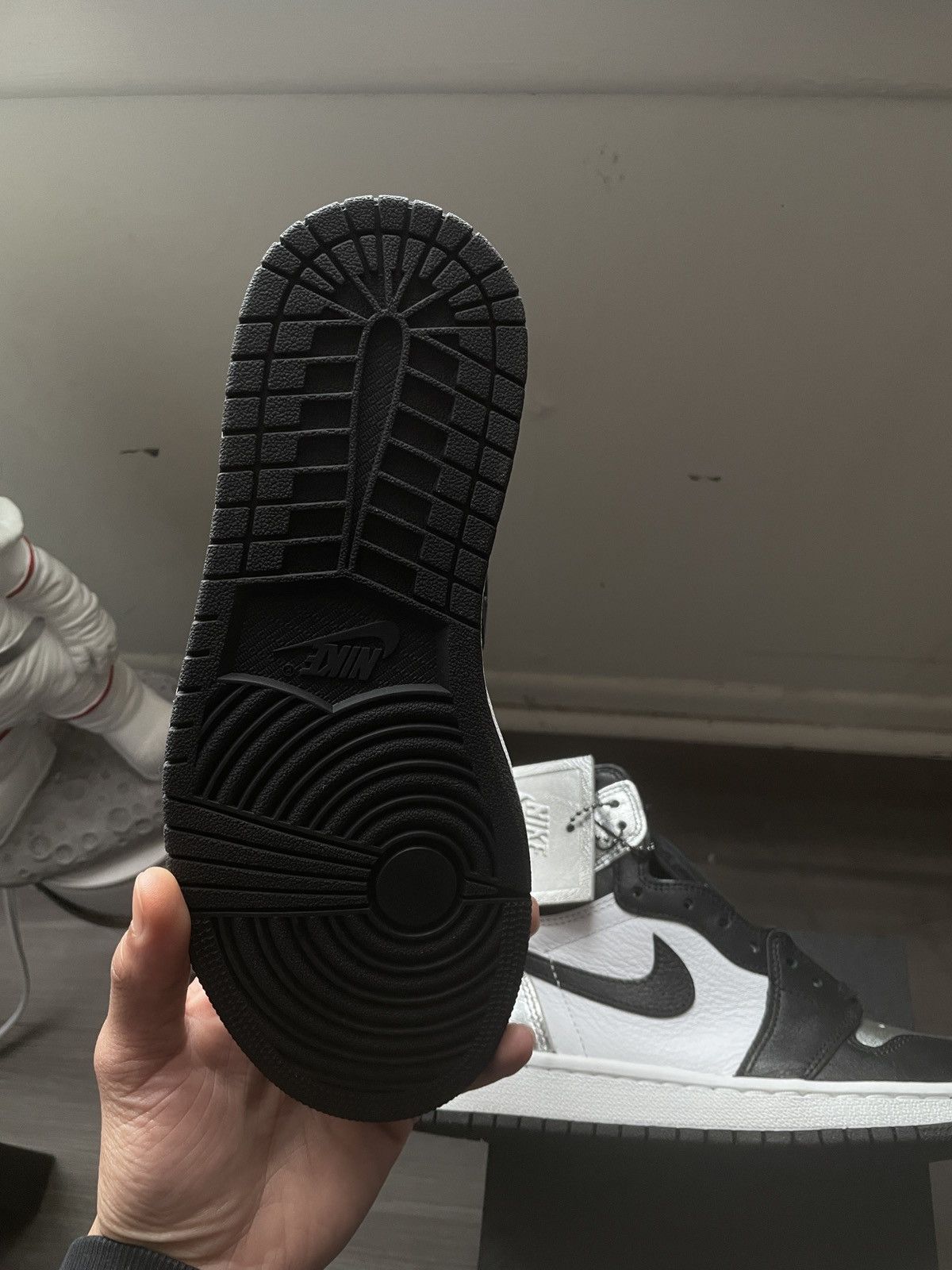 Jordan Brand × Nike SILVER TOE JORDAN 1 Size US 6.5 / IT 36.5 - 11 Thumbnail