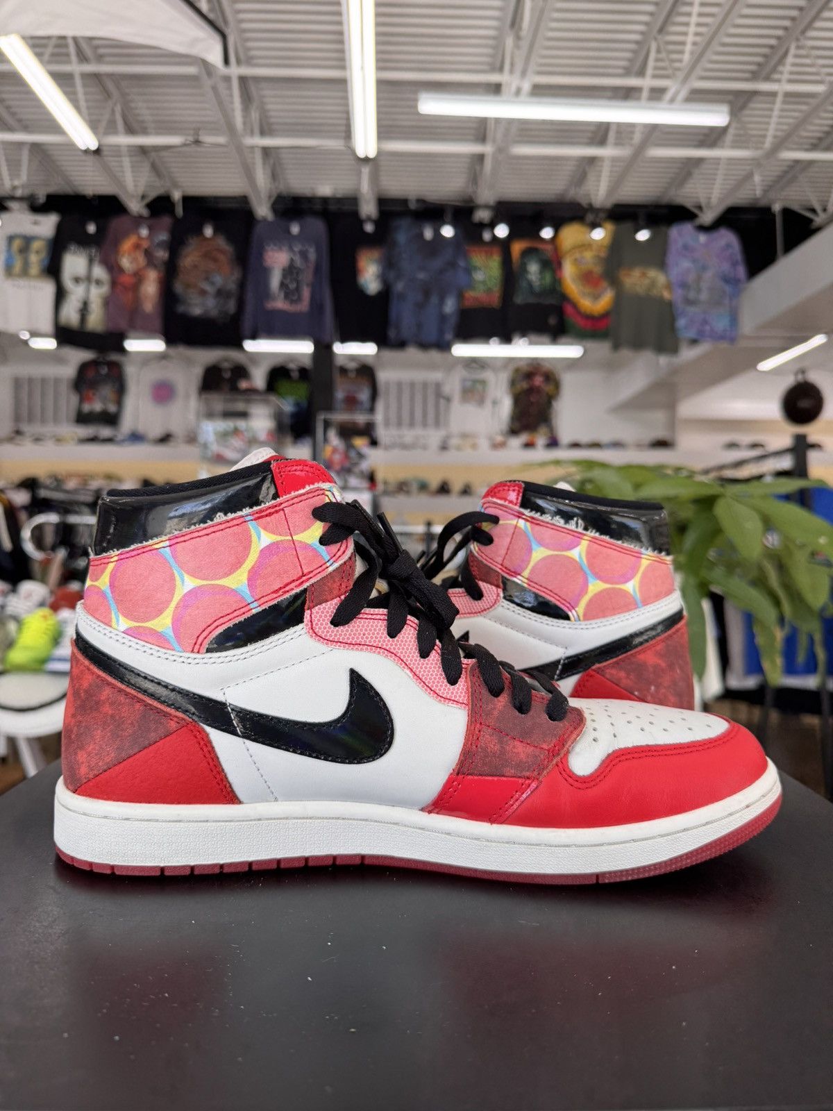 Jordan Brand Air Jordan 1 Spider-Man into the Spider-Verse Size. 11(2023) Size US 11 / EU 44 - 3 Thumbnail