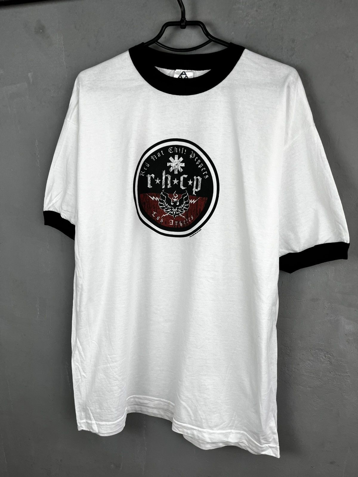 Band Tees × Vintage 2004 Red Hot Chilli Peppers vintage T-shirt XL Size US XL / EU 56 / 4 - 1 Thumbnail