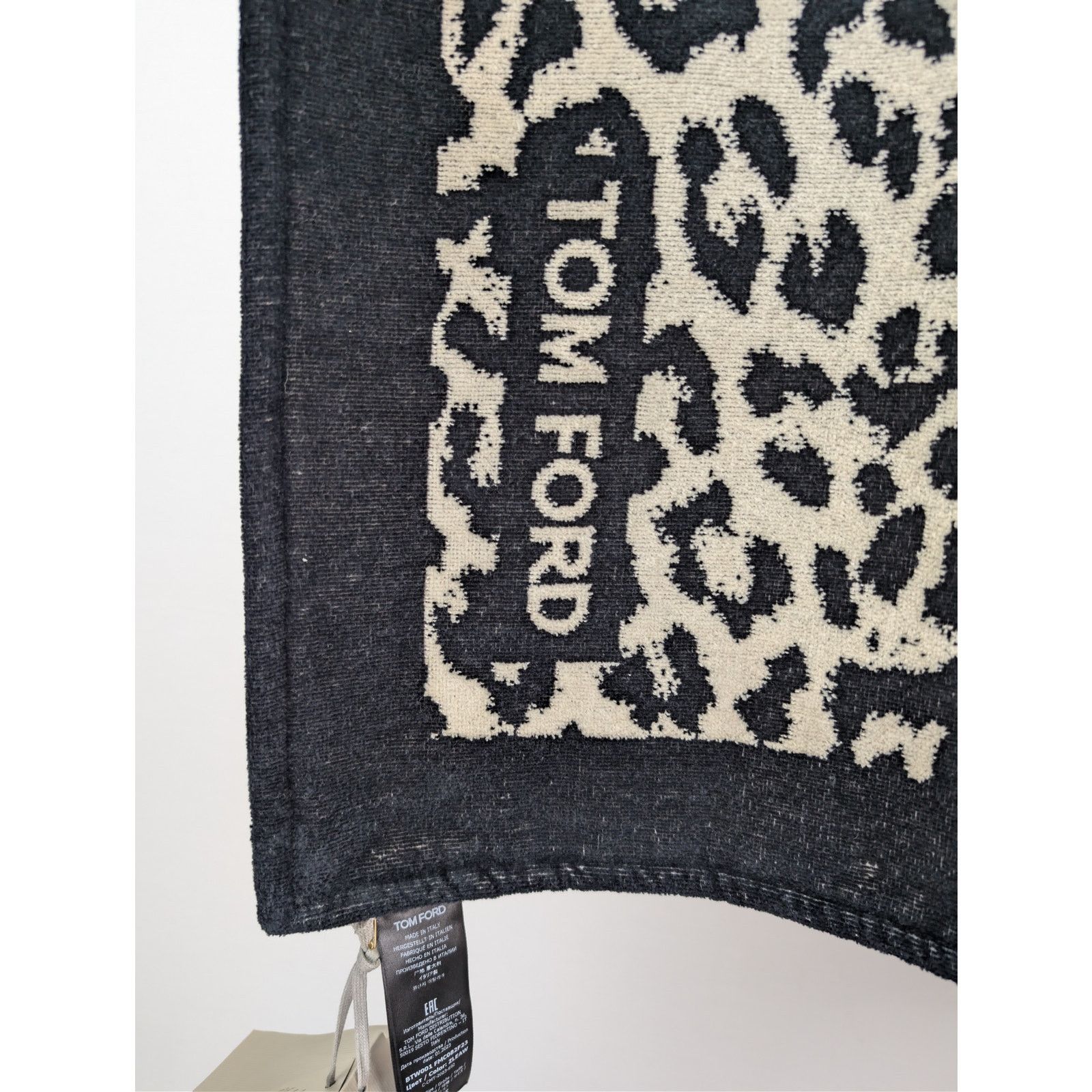 Tom Ford o1rshd1 Size: OS / Towel in Leopard Brown Size ONE SIZE - 5 Thumbnail