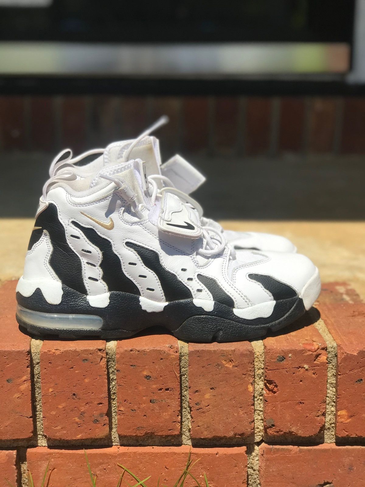 Nike Nike Air DT Max ‘96 Colorado Away - White / Black Size 9 Size US 9 / EU 42 - 1 Thumbnail