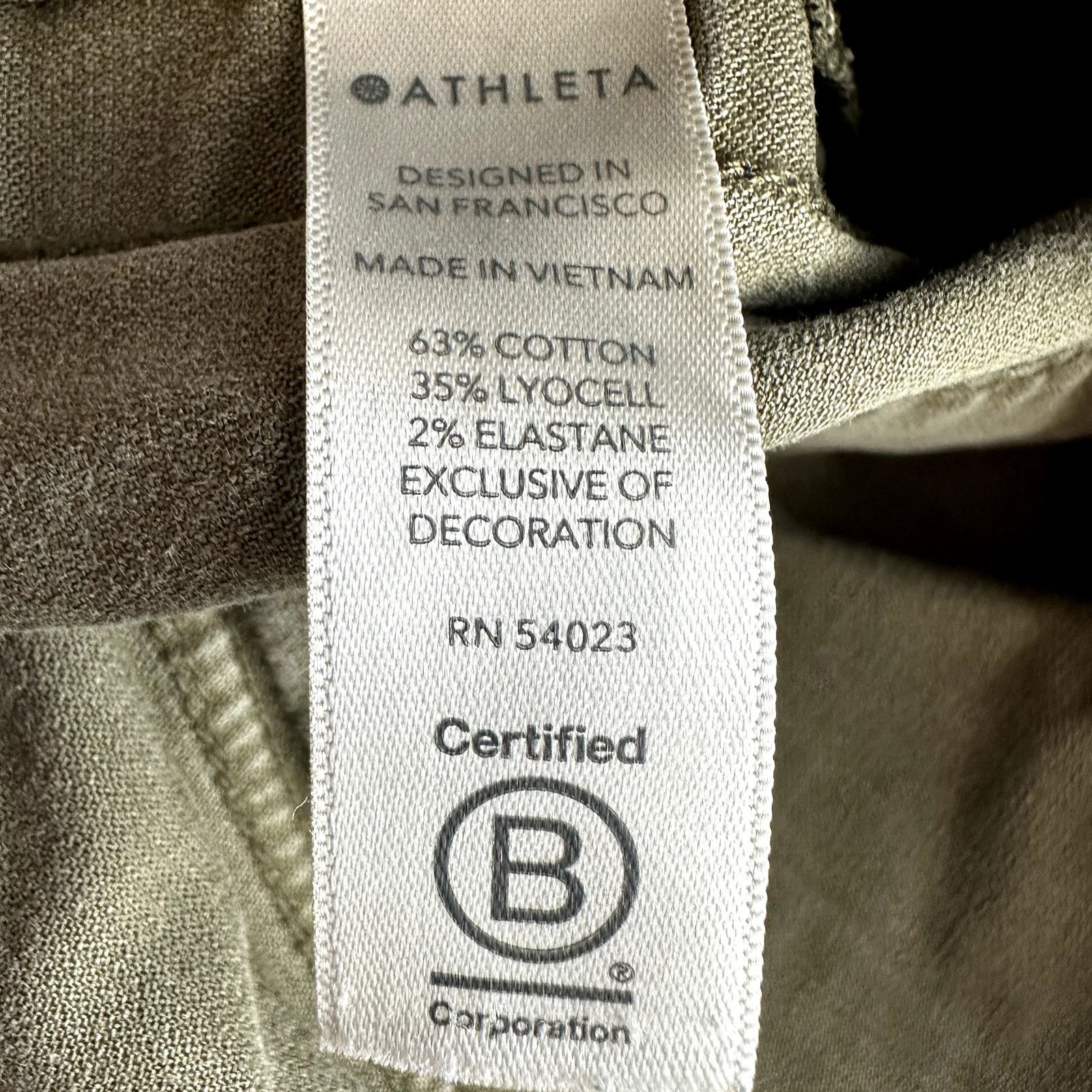 Athleta Athleta Summit Cargo Pants Side Striped Pockets Green 4 Size 27" / US 4 / IT 40 - 4 Thumbnail