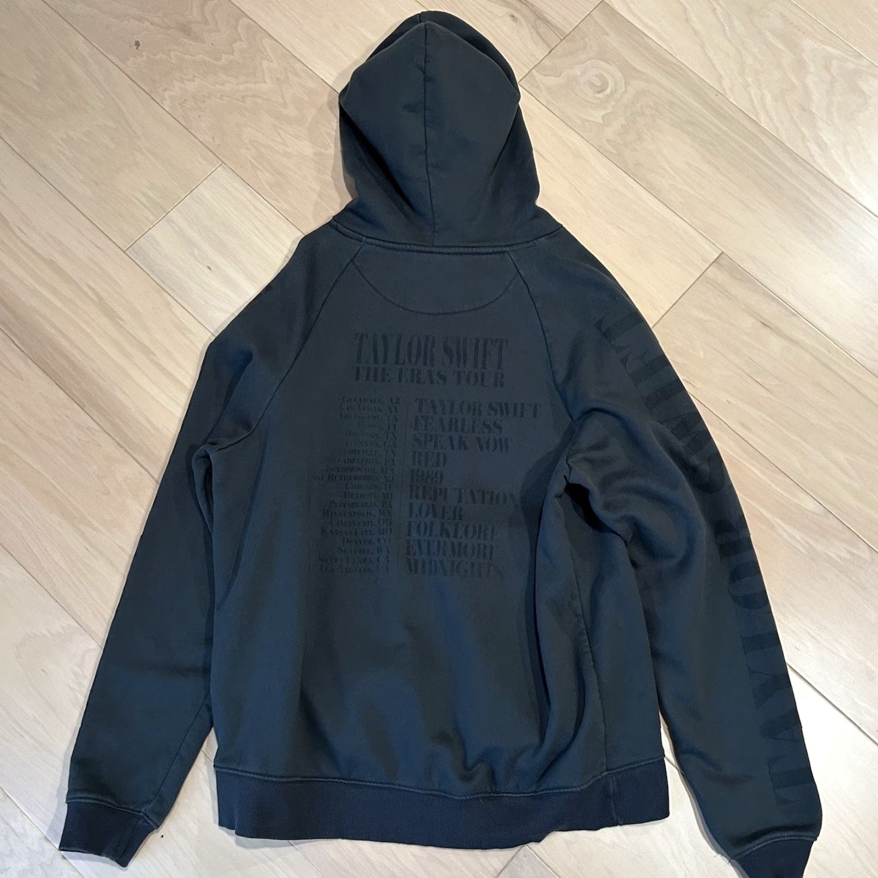 Vintage Taylor Swift The Eras Tour Black Hoodie Women’s Medium Long Sleeve Size M / US 6-8 / IT 42-44 - 4 Thumbnail
