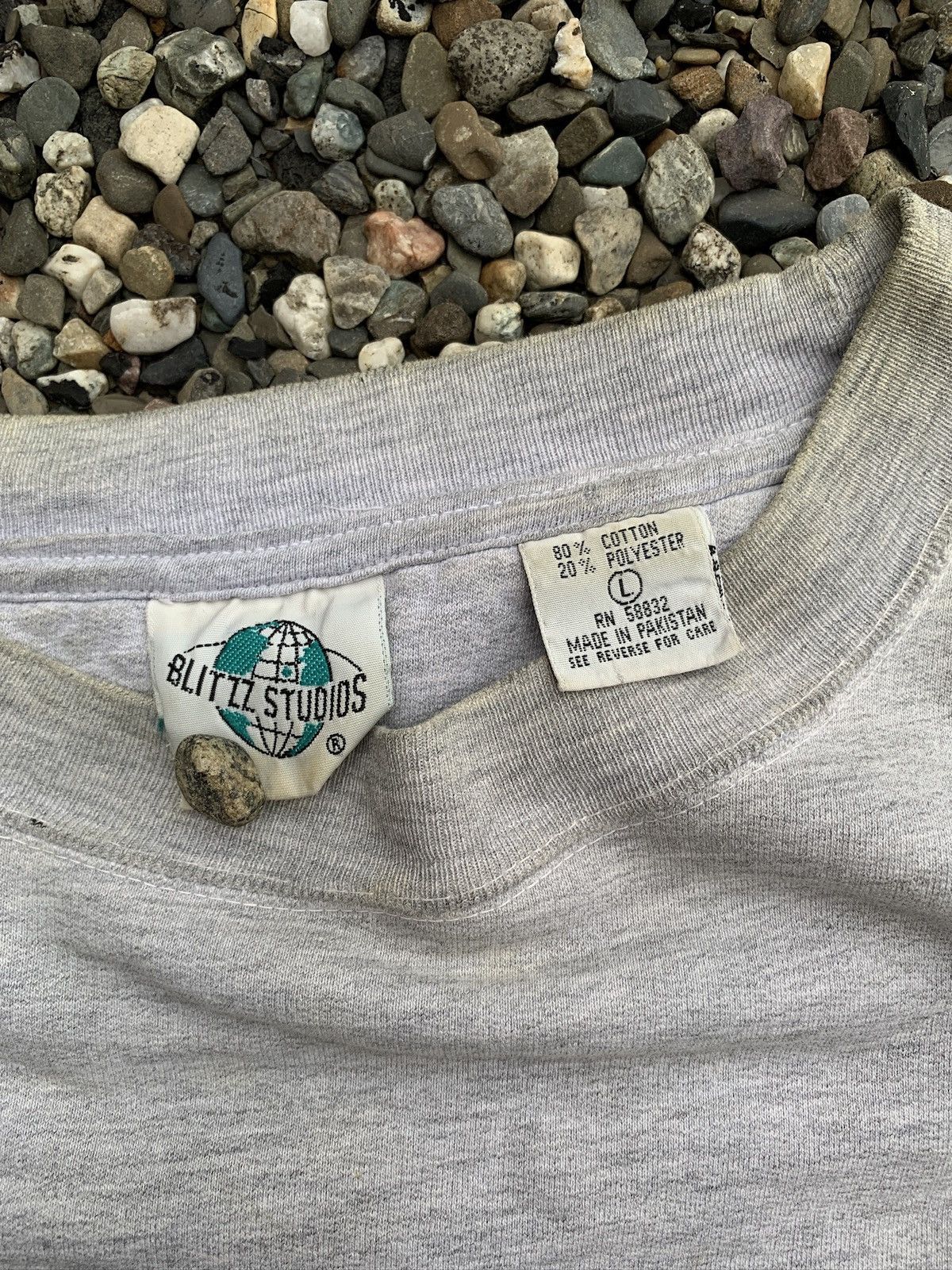 Vintage Vintage Distressed Flinstone’s Football Crewneck Sweatshirt Size US L / EU 52-54 / 3 - 9 Thumbnail