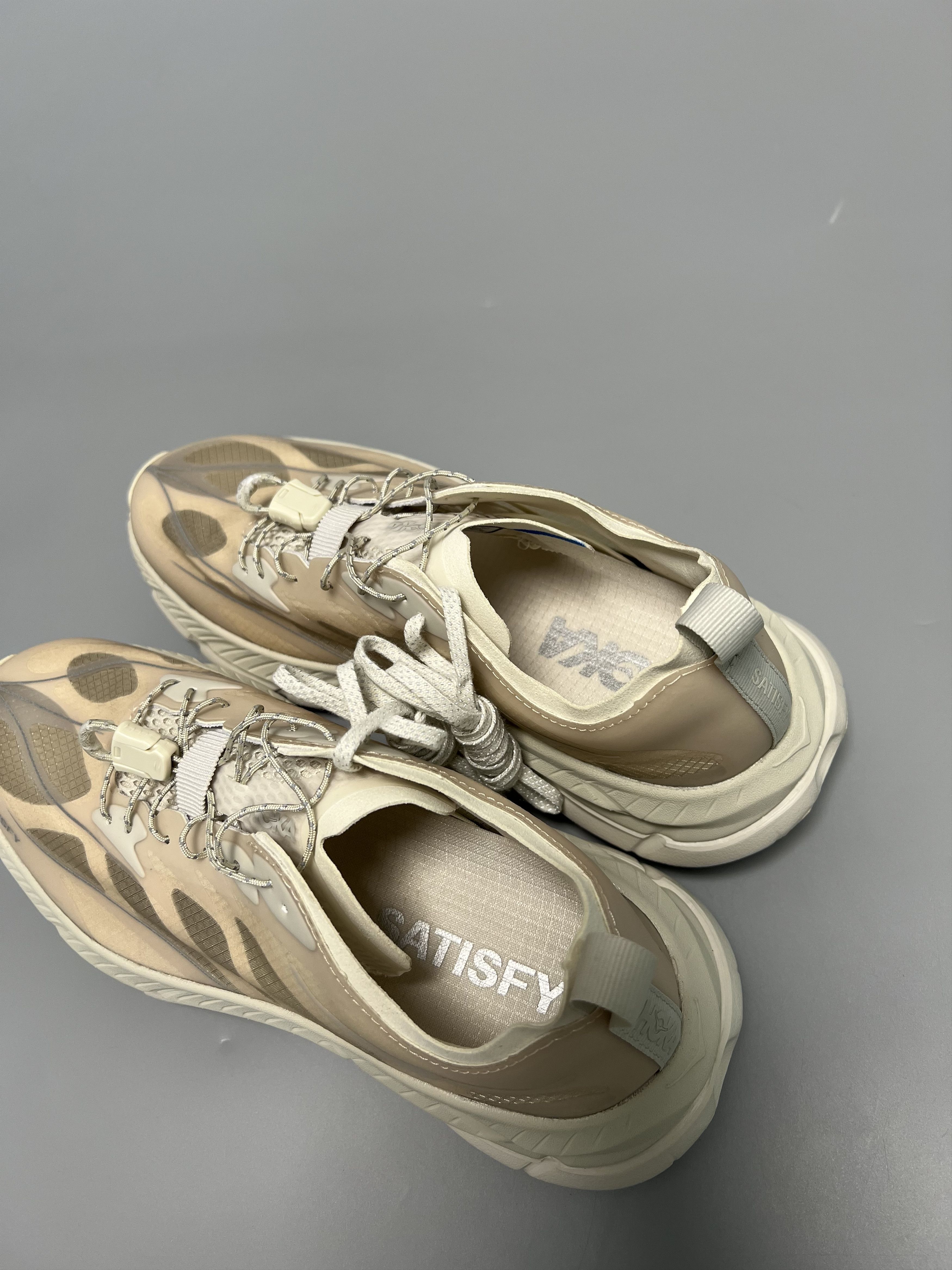 Hoka × Satisfy Hoka x Satisfy Mafate Speed 4 Lite Bone Trail Running Shoes Size US 7 / IT 37 - 14 Thumbnail