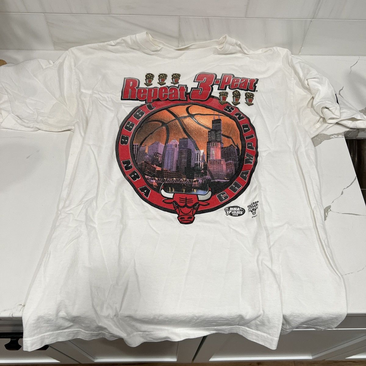 Chicago Bulls 3 Peat Starter T-Shirt White Vintage Large