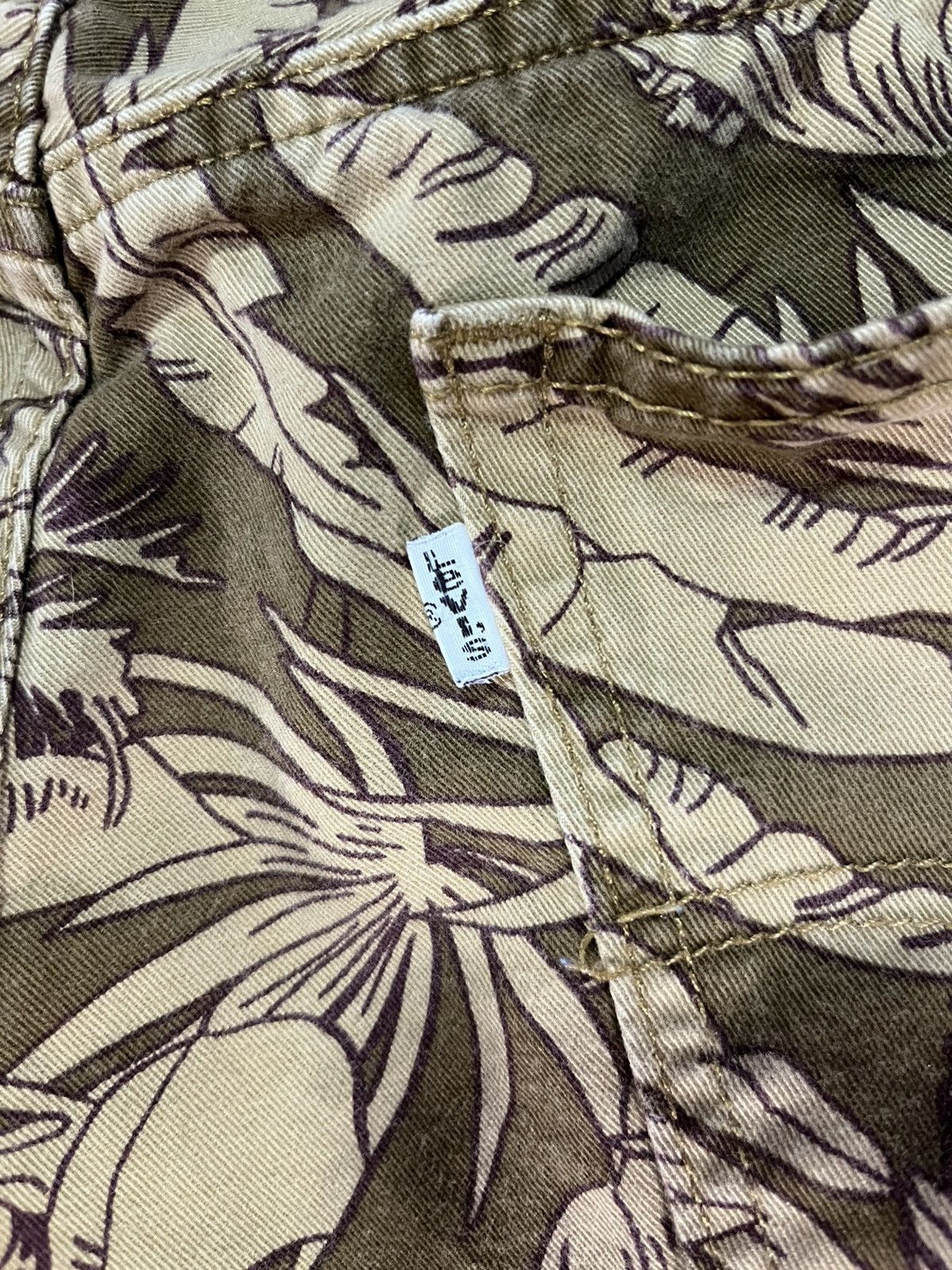 Levi's × Vintage Levi’s floral shorts Size US 38 / EU 54 - 5 Thumbnail