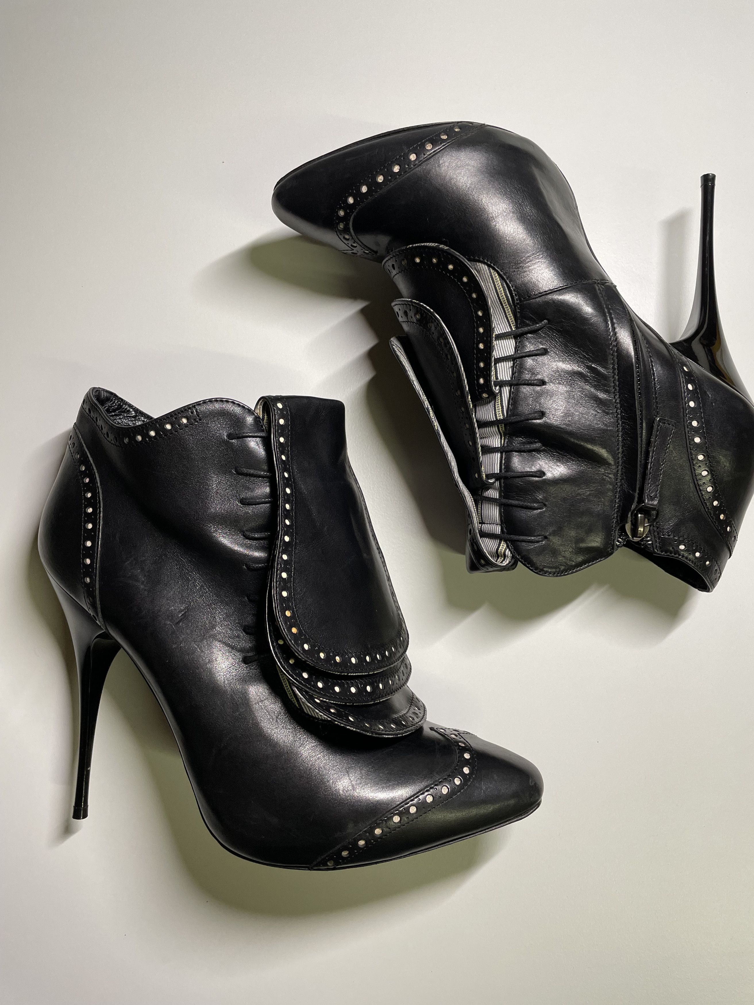 image of Alexander Mcqueen Boots Fw08 (1289) in Black, Women's (Size 10)