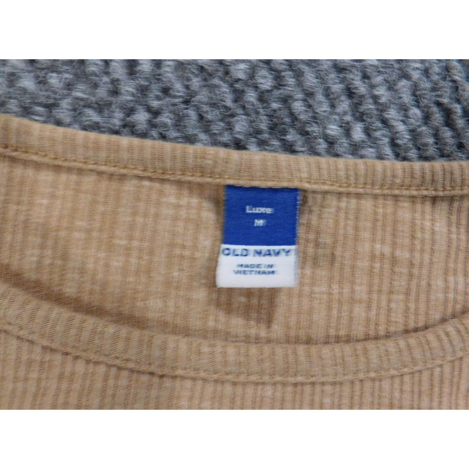 Old Navy Old Navy Blouse Shirt Brown Medium Womens Regular Size M Long Sleeve Round Neck Pullover Casual Stretch Button Modern Basic Size M / US 6-8 / IT 42-44 - 6 Thumbnail