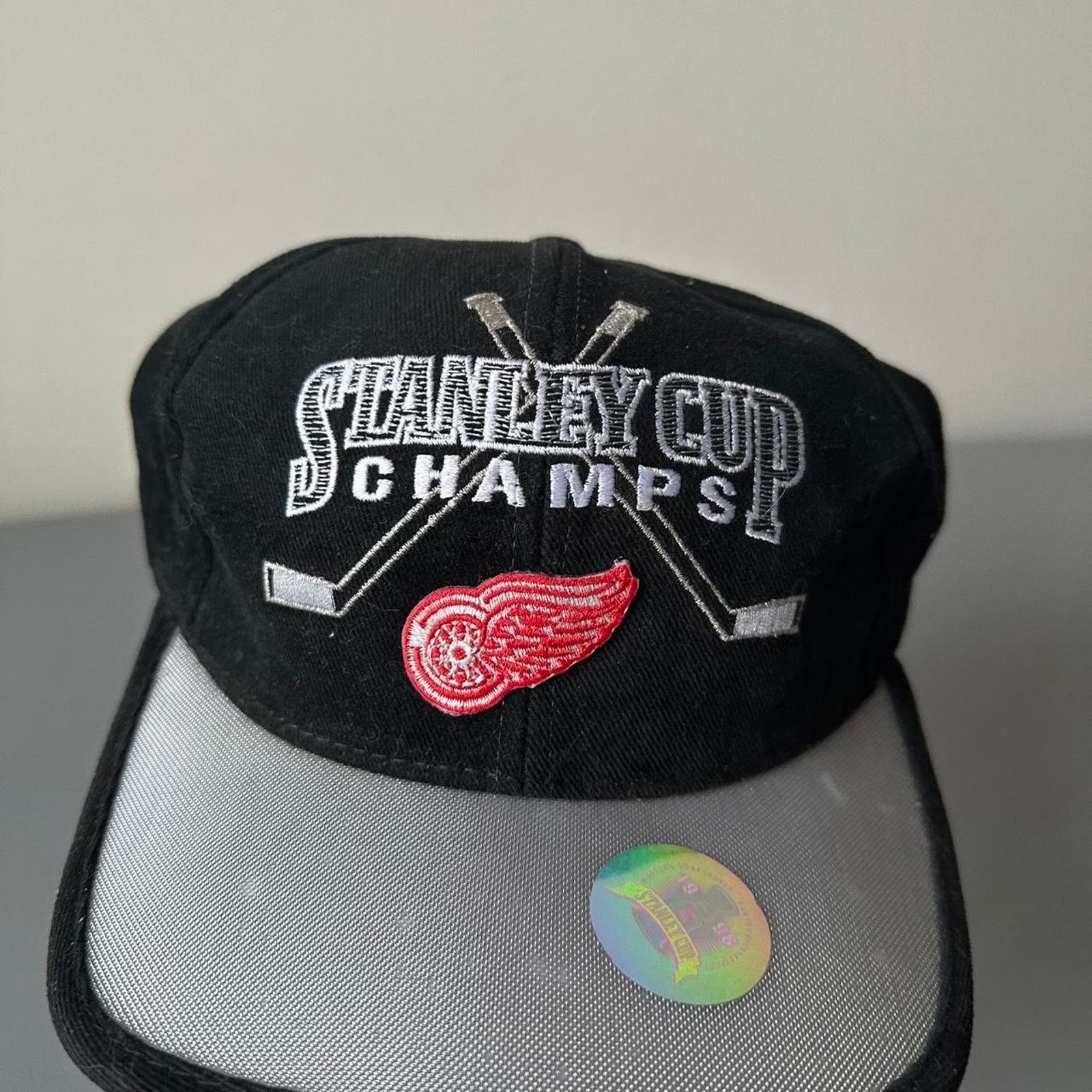 Starter × Vintage Vintage 1998 Detroit Red Wings Starter Stanley Cup NHL Hat Size ONE SIZE - 3 Thumbnail