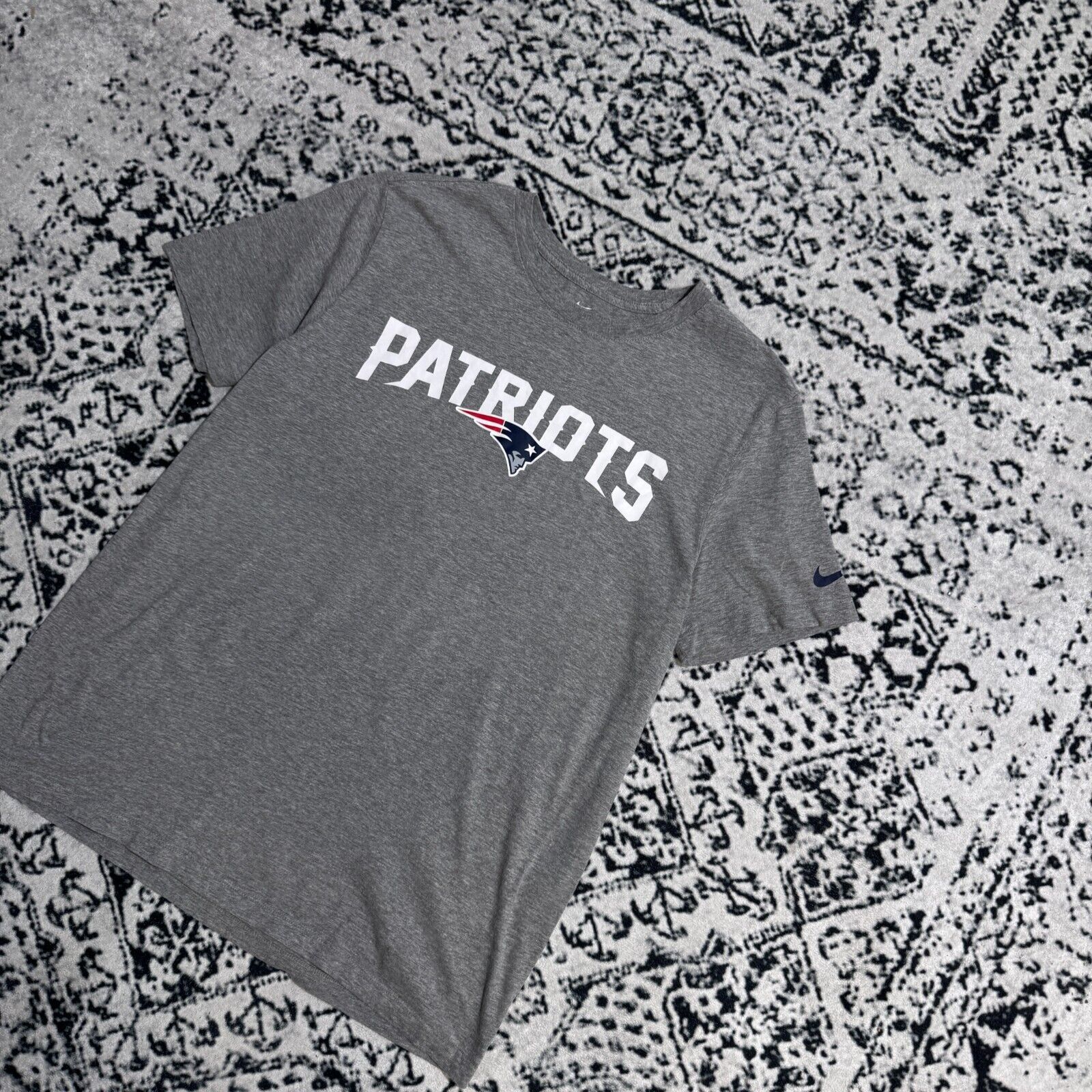 Nike × Vintage Vintage Nike Unisex Gray Cotton T-Shirt Size L Patriots NFL Size US L / EU 52-54 / 3 - 3 Thumbnail