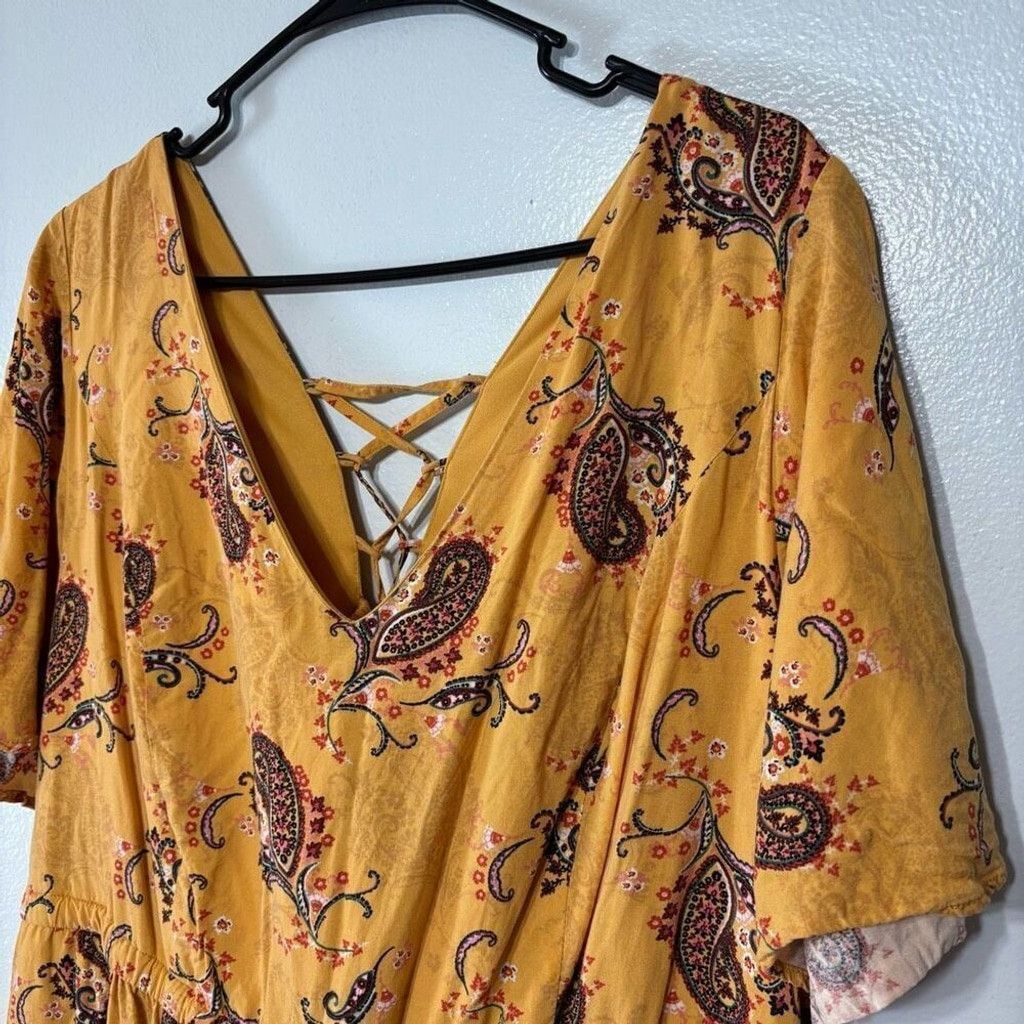 Torrid Torrid Mini Wash Challis Flutter Sleeve Lace Back Dress Size S / US 4 / IT 40 - 2 Thumbnail