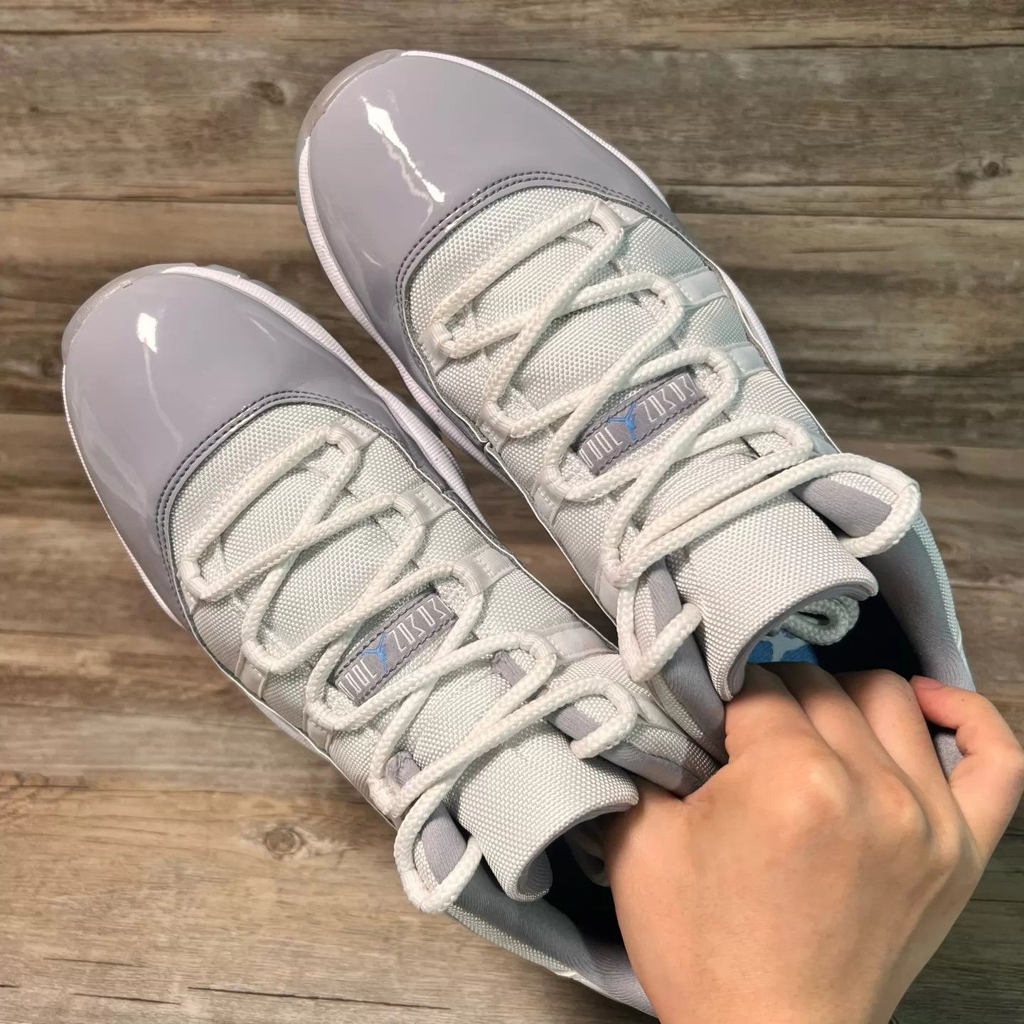 Nike Jordan AJ11 Low White/Grey 44 97 New AV2187-140 Size US 10 / EU 43 - 5 Thumbnail
