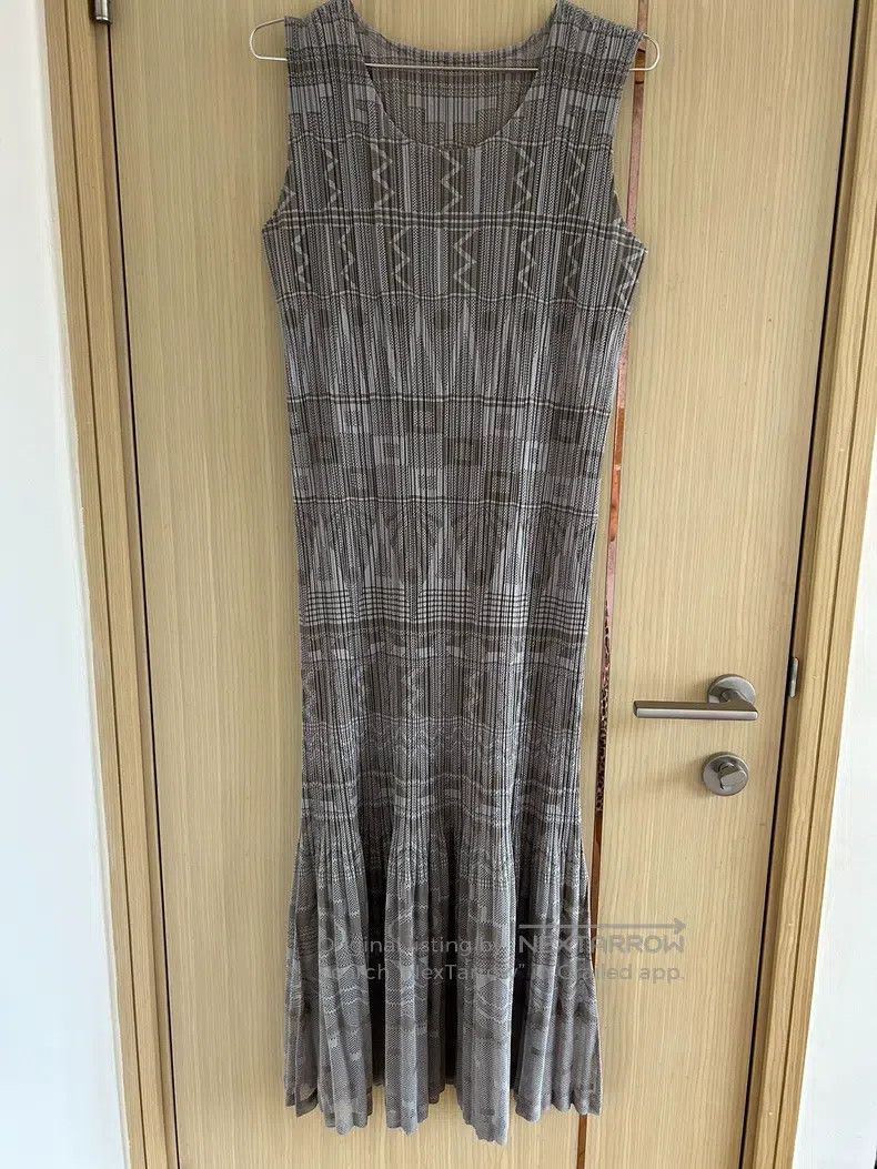 Issey Miyake Issey Miyake Gray mid-length skirt Size L / US 10 / IT 46 - 1 Thumbnail