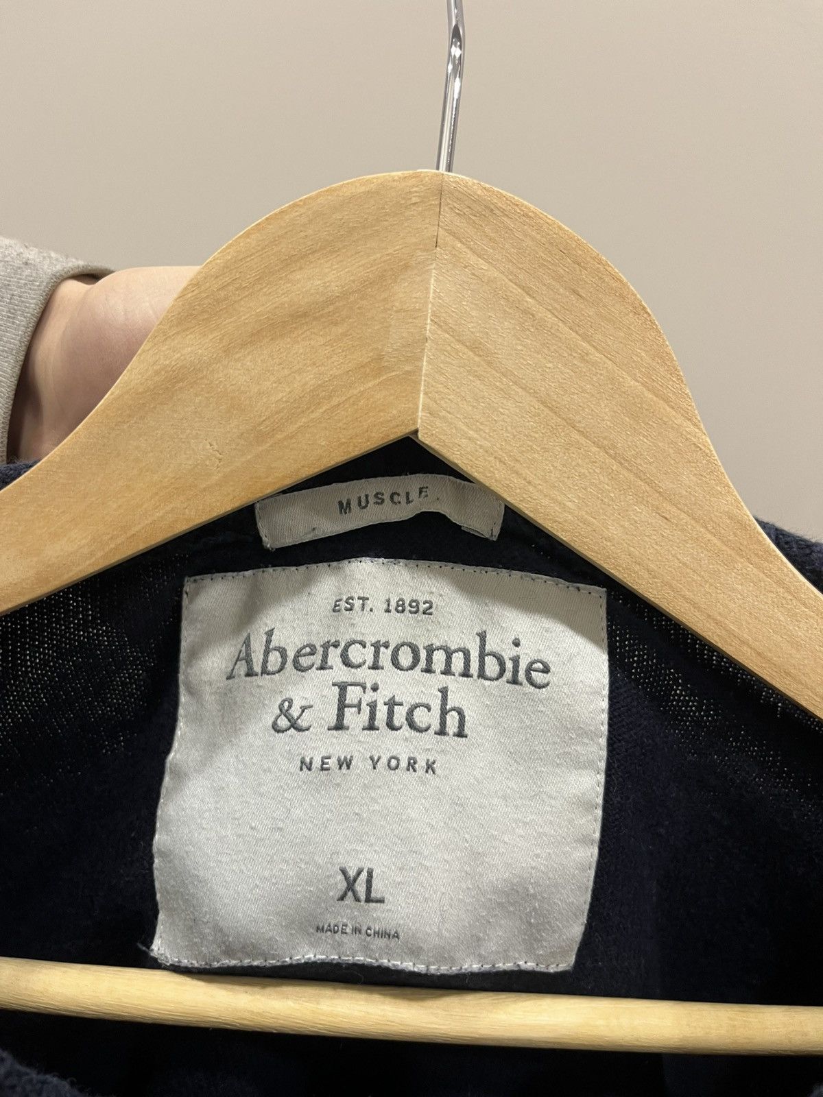 Abercrombie & Fitch Abercrombie and Fitch Sweater V-Neck Size US XL / EU 56 / 4 - 4 Thumbnail