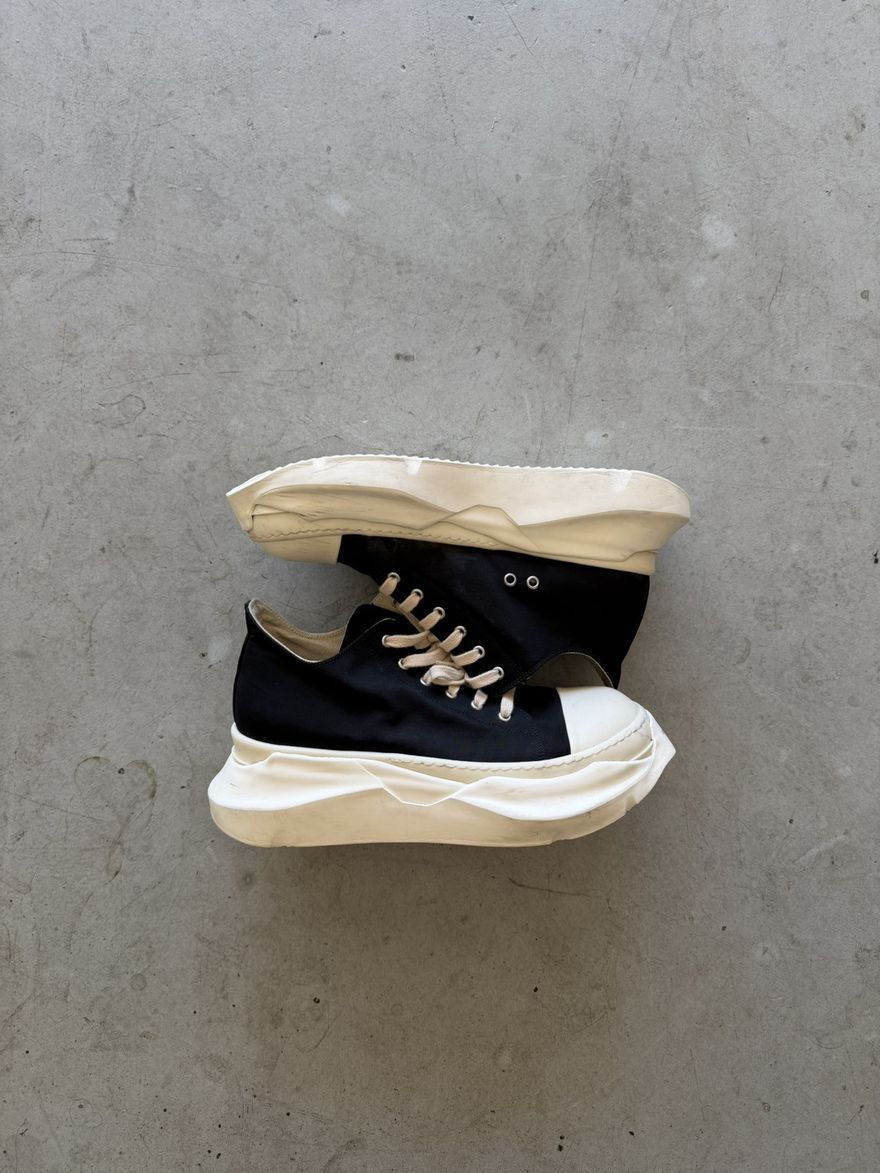 Abstract Sneakers