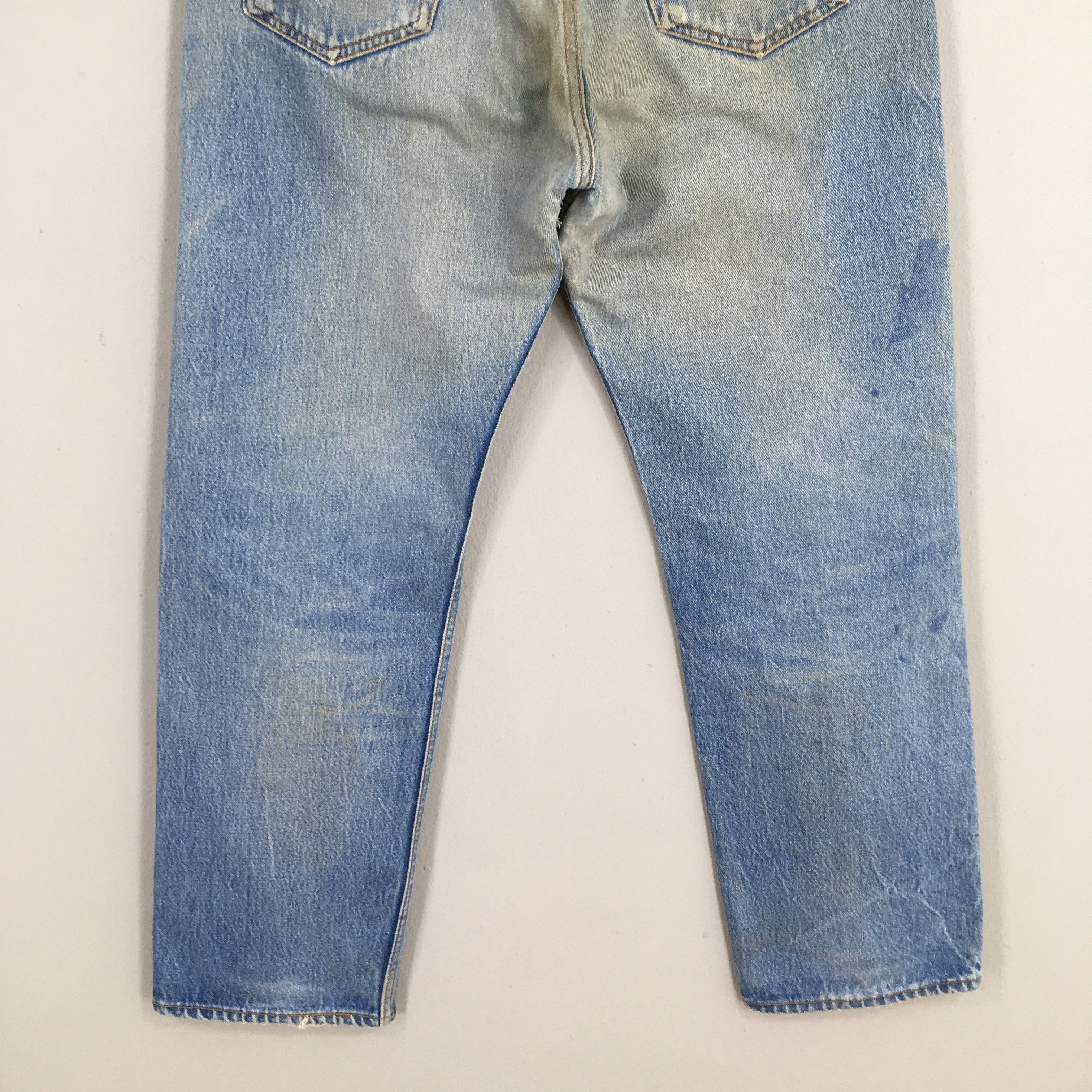 Size 32x27.5 Vintage 90s Levi's 501 Faded Blue Jeans