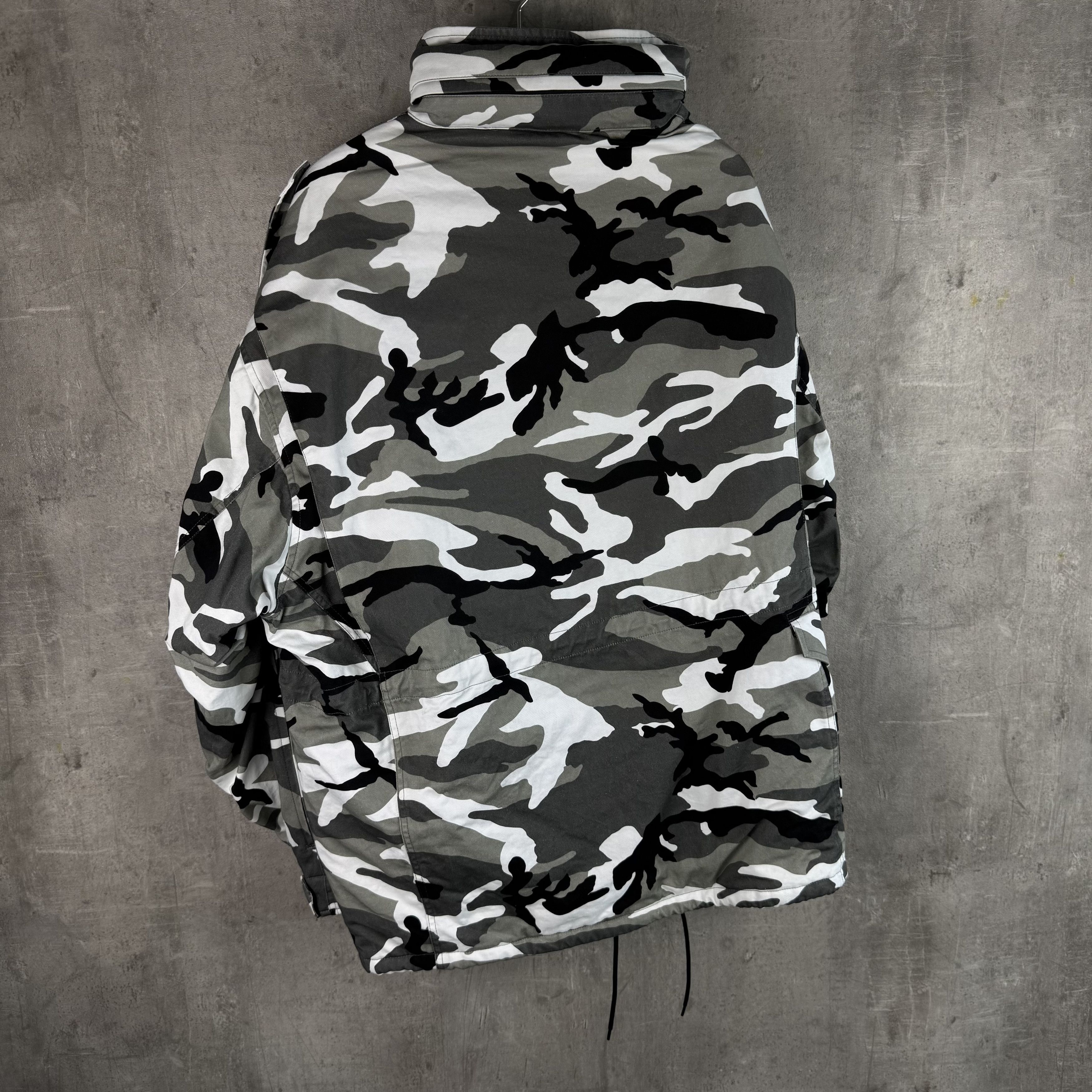 Balenciaga BALENCIAGA Off Shoulder Military Camo Parka Size US S / EU 44-46 / 1 - 10 Thumbnail