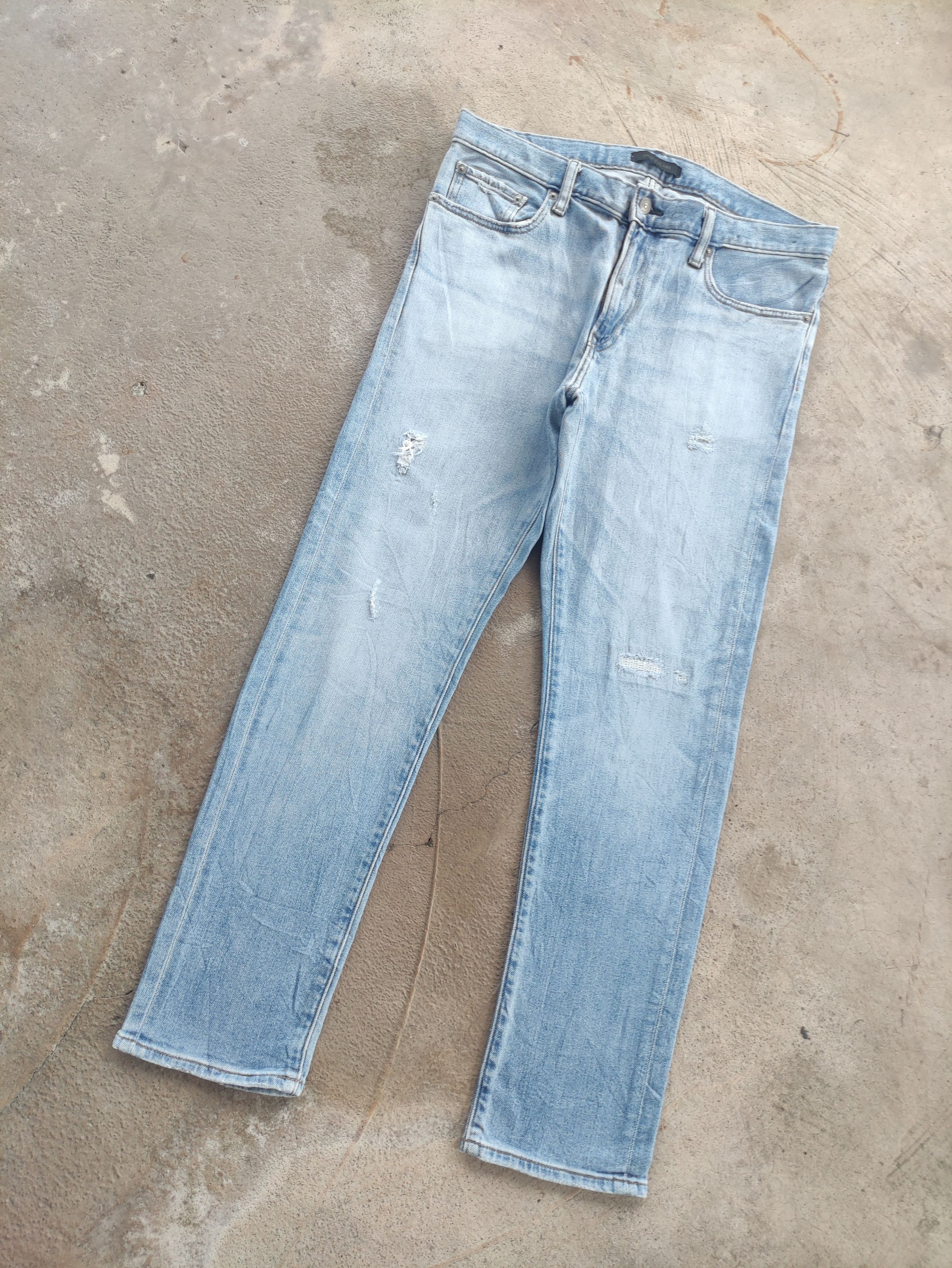 Japanese Brand Vintage Japanese Jean Distressed Faded Denim Pants Size US 36 / EU 52 - 2 Thumbnail