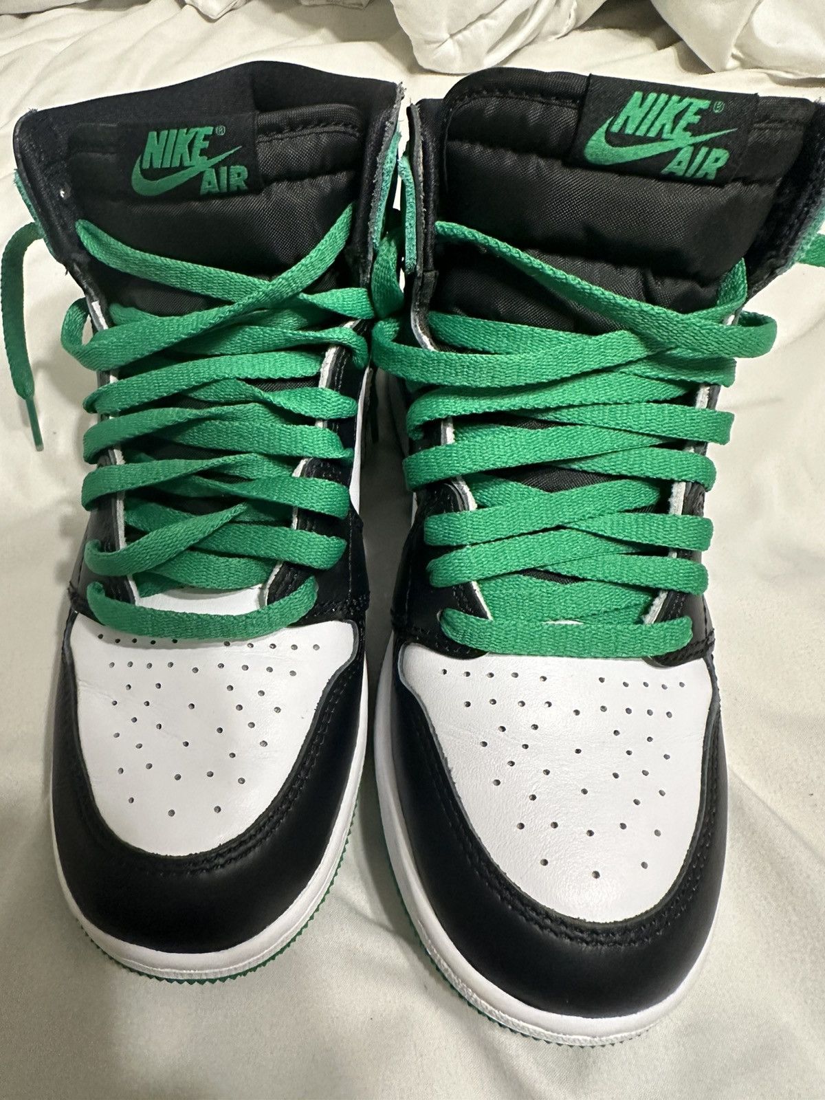 Nike Air Jordan 1 Retro High OG GS Lucky Green Size US 6 / EU 39 - 3 Thumbnail