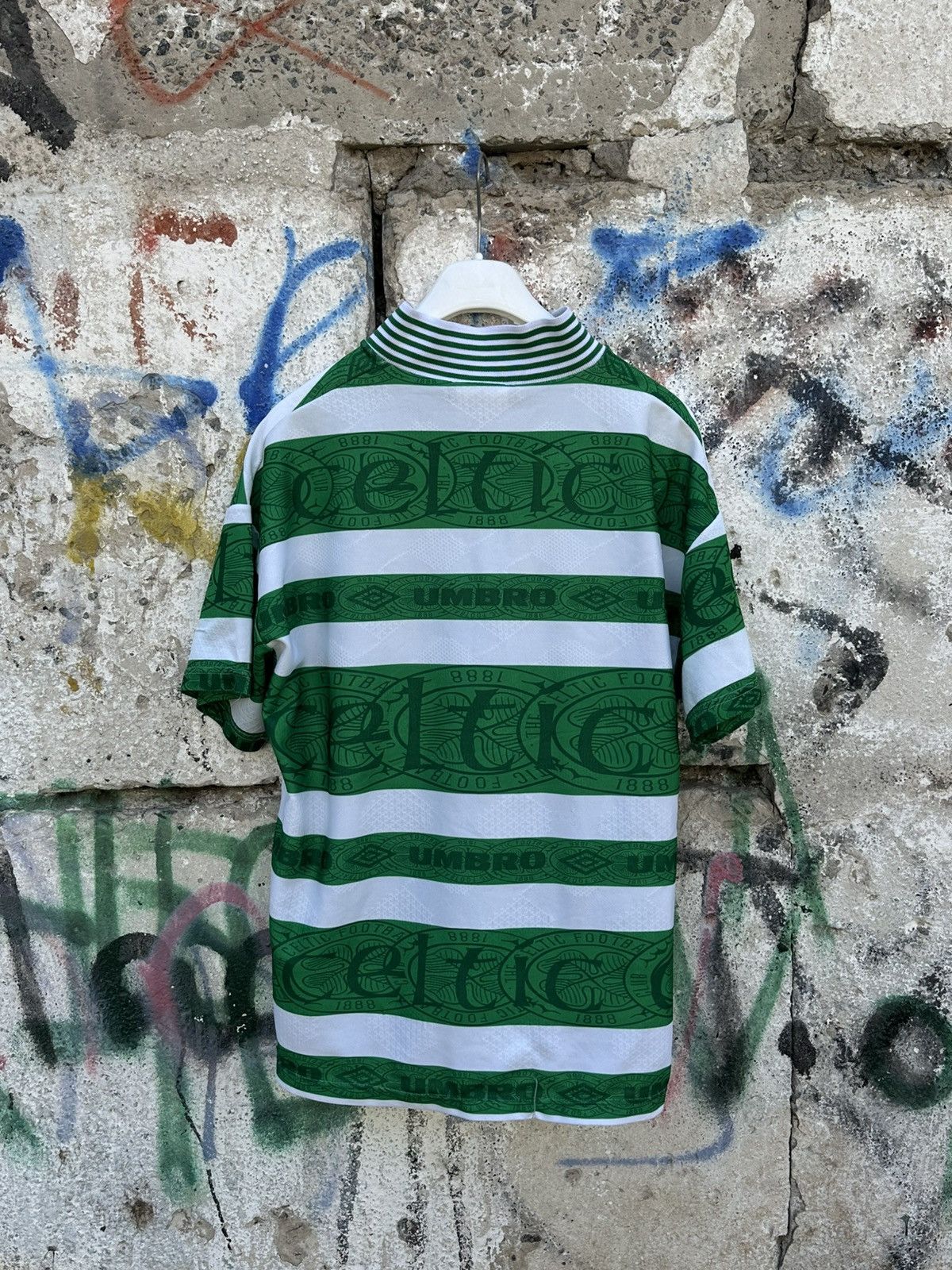 Umbro Vintage Umbro FC Celtic 1995-1997 Home Football Shirt Soccer Size US M / EU 48-50 / 2 - 2 Thumbnail