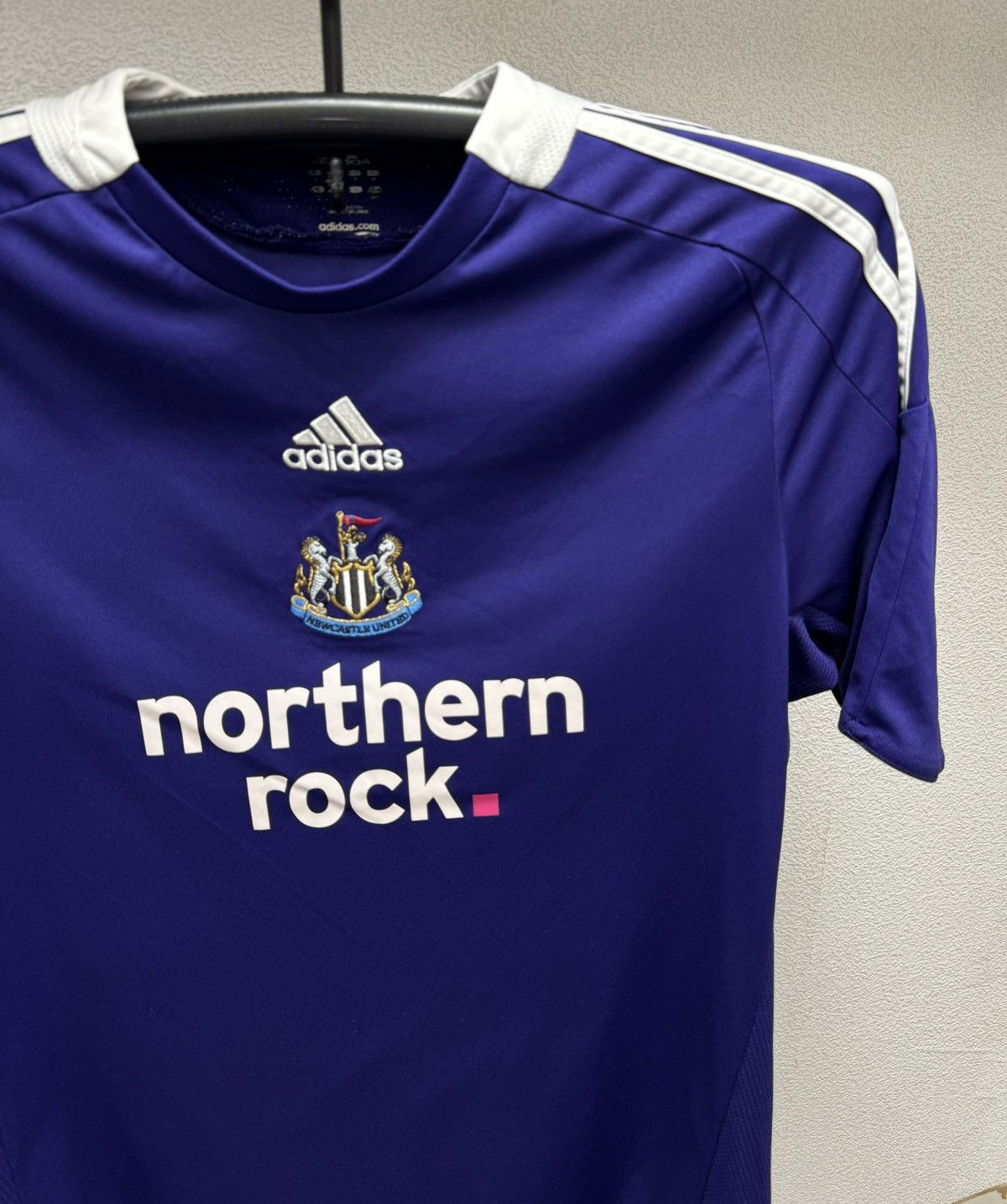Adidas Newcastle United adidas vintage soccer jersey 2008 M norther Size US M / EU 48-50 / 2 - 4 Thumbnail