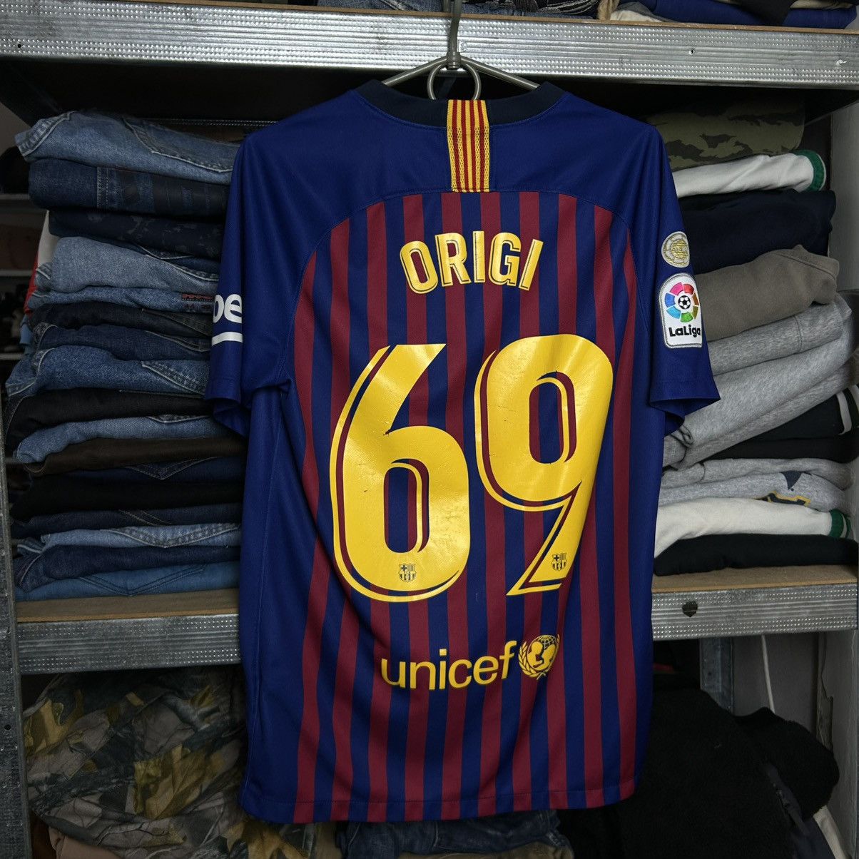 Nike Mens Nike FC Barcelona Origi Player home soccer jersey Size US S / EU 44-46 / 1 - 2 Thumbnail
