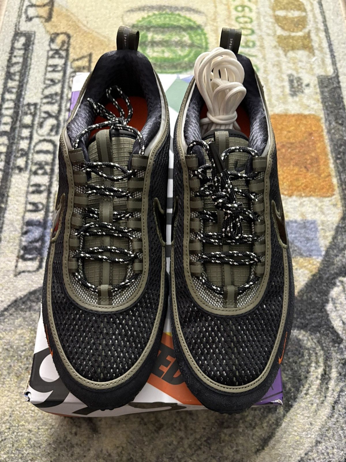 Nike × Undefeated Nike Air Zoom Spiridon Undefeated Cargo Khaki Size US 8 / EU 41 - 5 Thumbnail