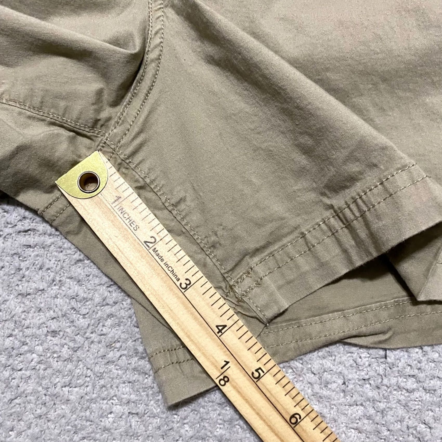 Eddie Bauer Eddie Bauer Womens Bermuda Shorts Beige 4" Inseam Regular Size 16 Cotton Blend Outdoor Hiking Walking with Pockets Mens Women Size 38" / US 16 / IT 52 - 4 Thumbnail
