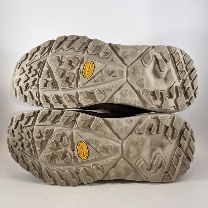 hoka one one kaha low taupe