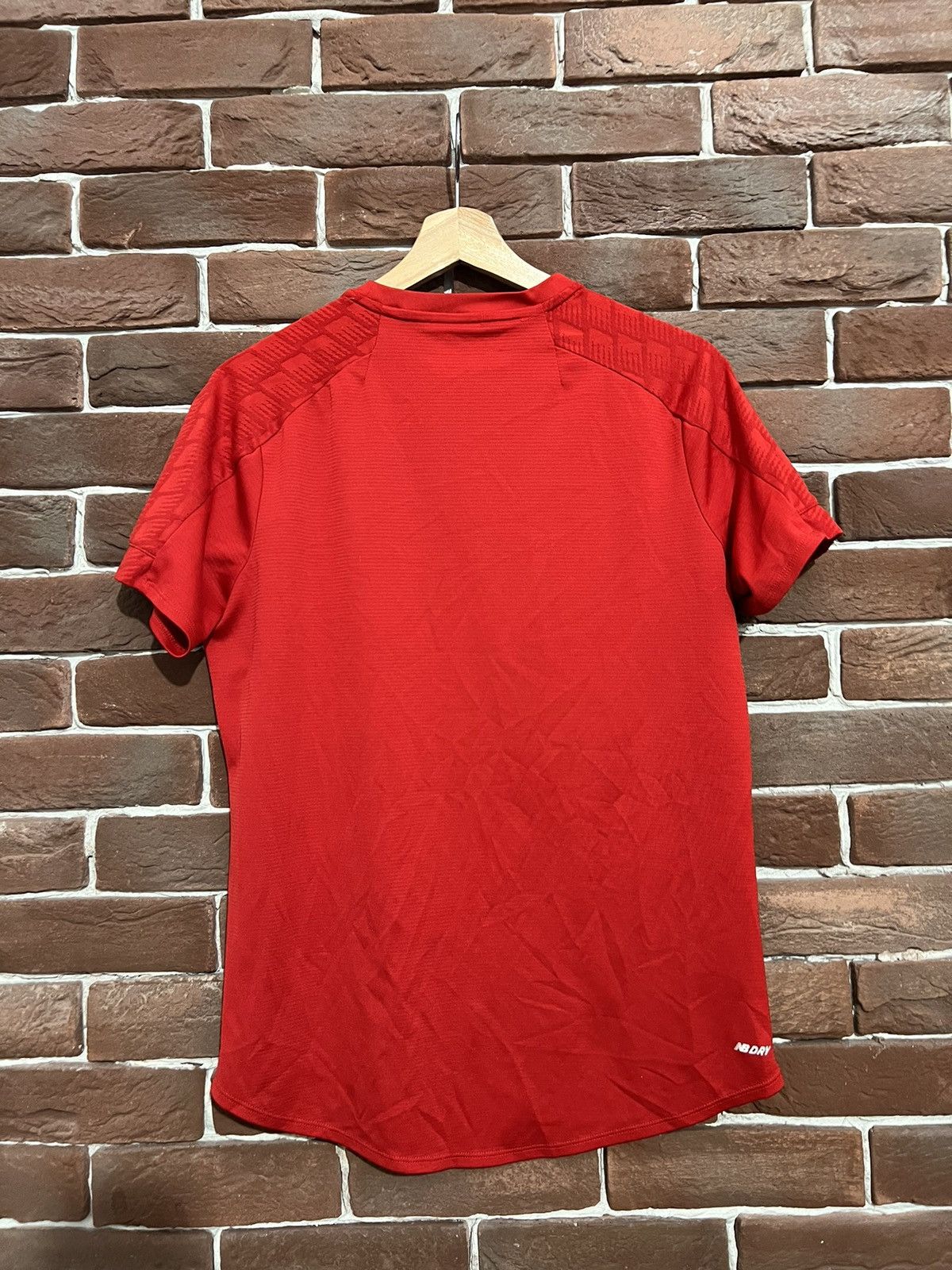 Adidas Rare Vintage Liverpool FC New Balance M Jersey Soccer Kit Size US M / EU 48-50 / 2 - 2 Thumbnail