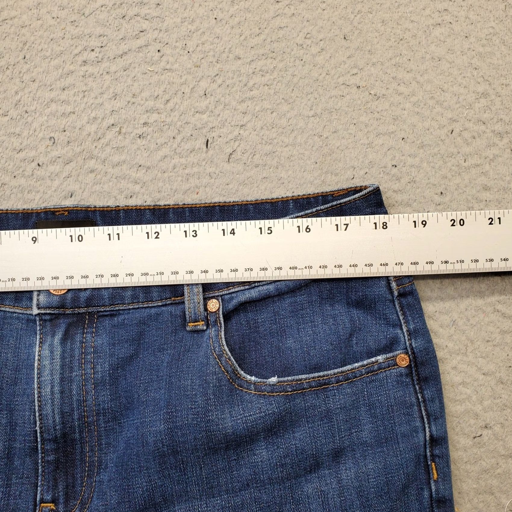 Talbots Talbots Everyday Jeans Womens 12 Blue Denim Relaxed Fit Tapered Leg Medium Wash Jeans 12 Womens Blue Denim Talbots Jeans Relaxed 5-Pocket Size 34" / US 12 / IT 48 - 6 Thumbnail