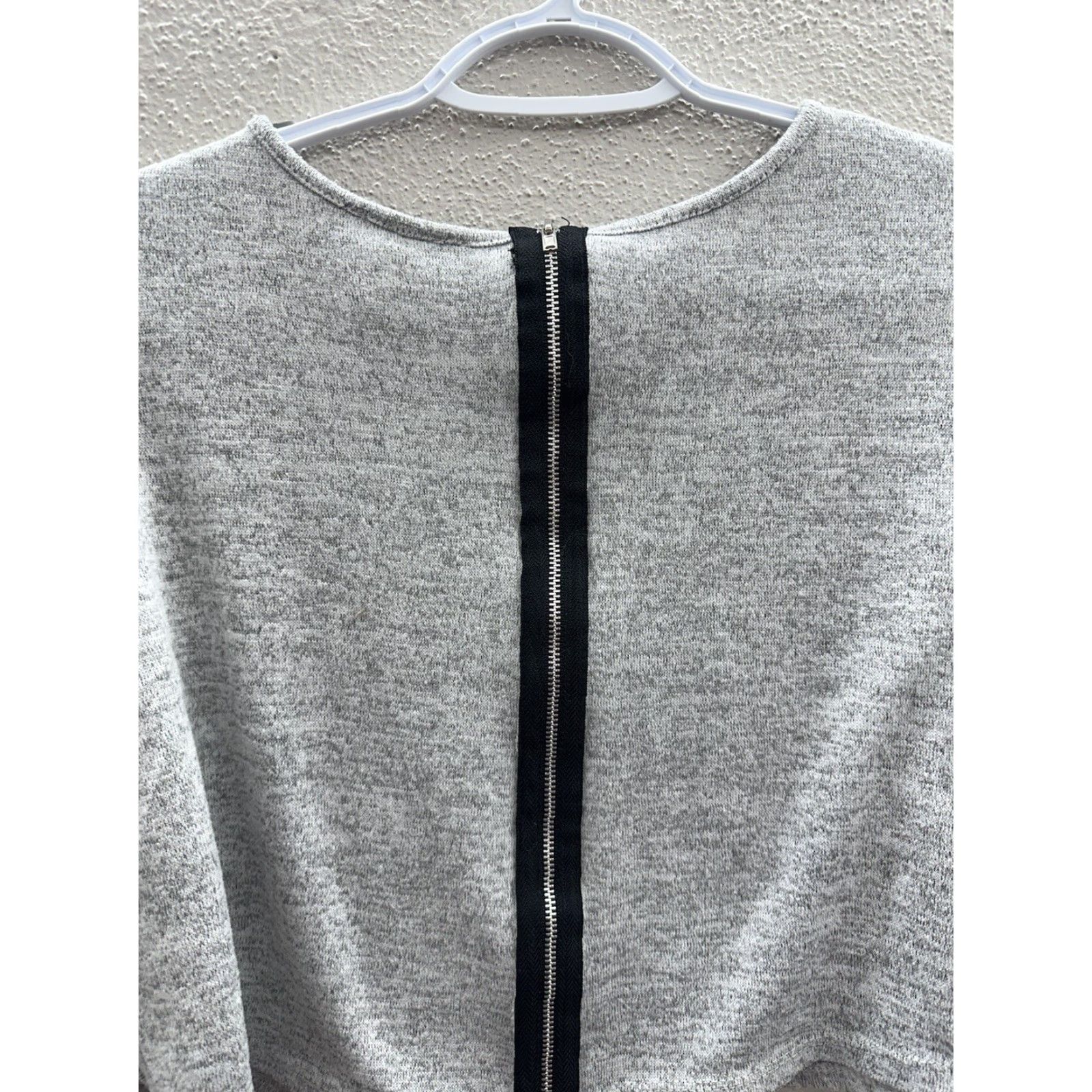 Vintage Hot Gal Womens Shirt Medium Gray Long Sleeve Cropped Zipper Back T-Shirt Embracing Back Zip Countdown Womens Baripped Size M / US 6-8 / IT 42-44 - 6 Thumbnail