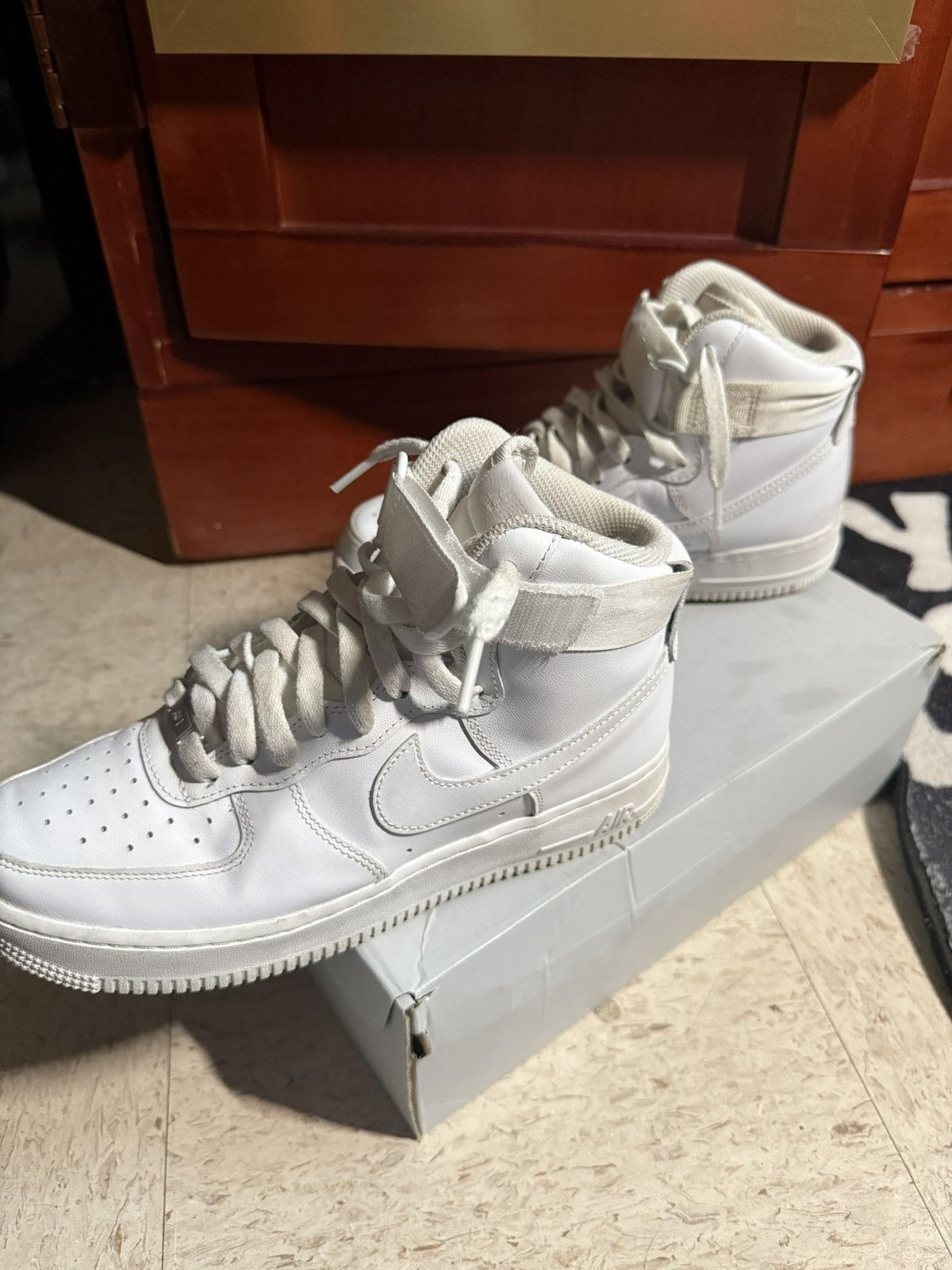 Nike White Nike Air Force 1 Mid Size US 8.5 / EU 41-42 - 3 Thumbnail