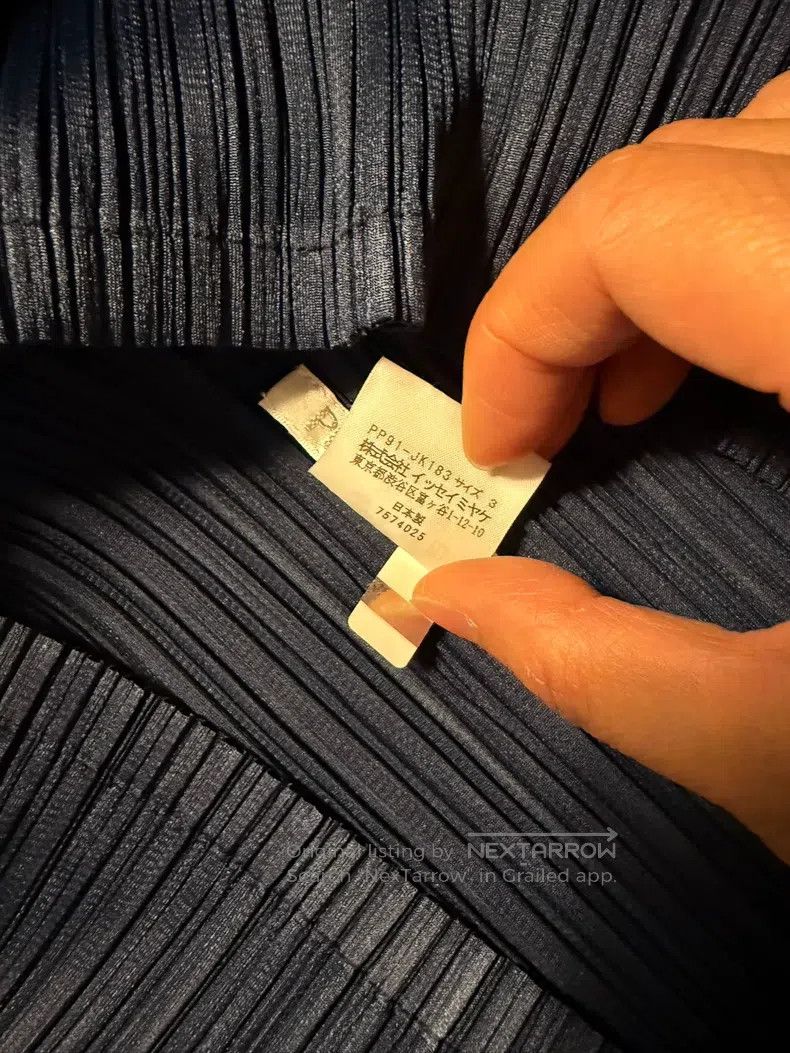 Issey Miyake Issey Miyake Navy Blue Pleated T-shirt Size L / US 10 / IT 46 - 4 Thumbnail