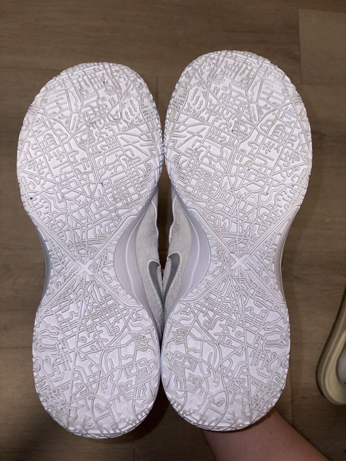 Nike Lebron NXXT gen AMPD triple white size 11 Size US 11 / EU 44 - 6 Thumbnail