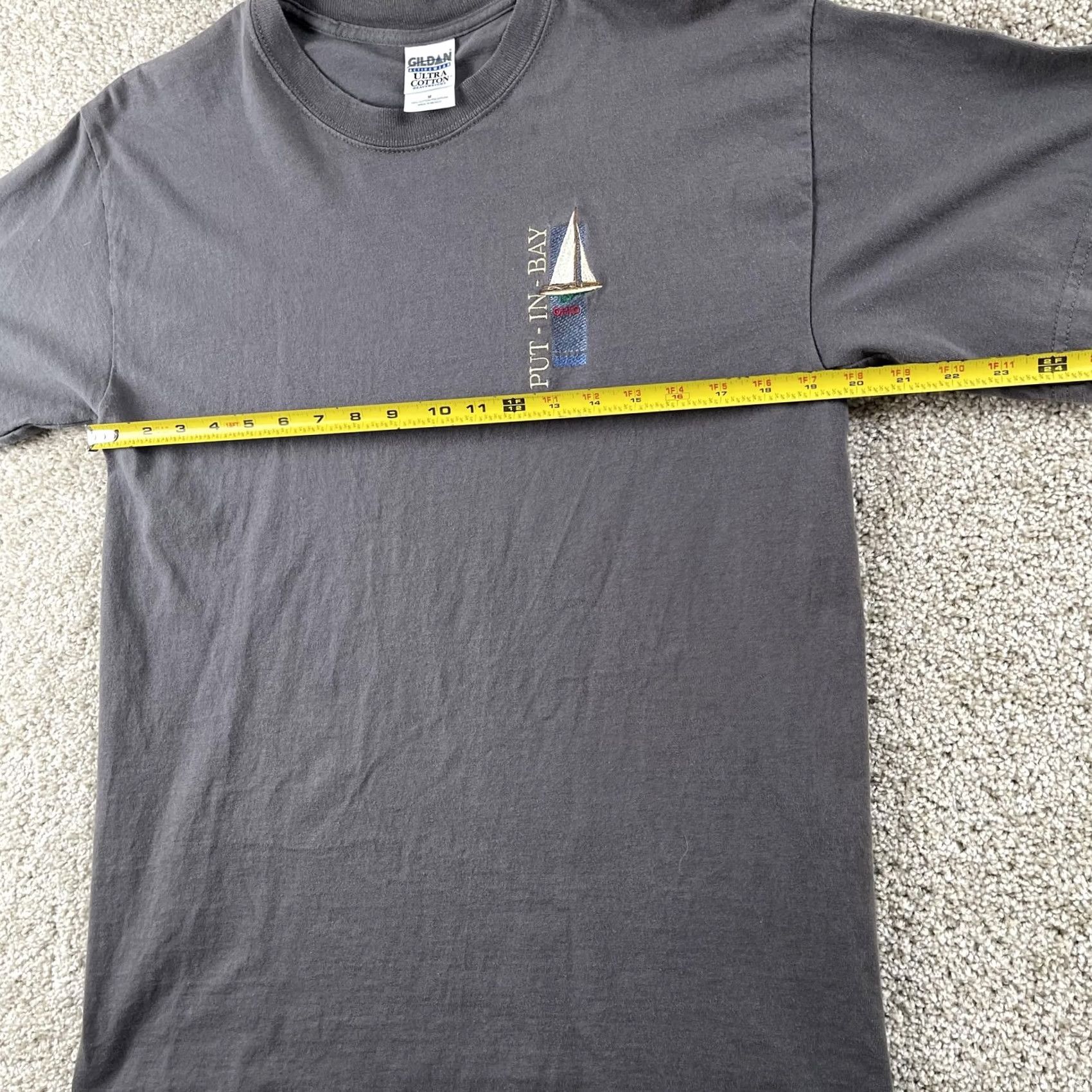 Gildan Mens Medium Gray Embroidered Sailboat Nautical Tee T-Shirt Put In Bay Ohio Size US M / EU 48-50 / 2 - 6 Thumbnail