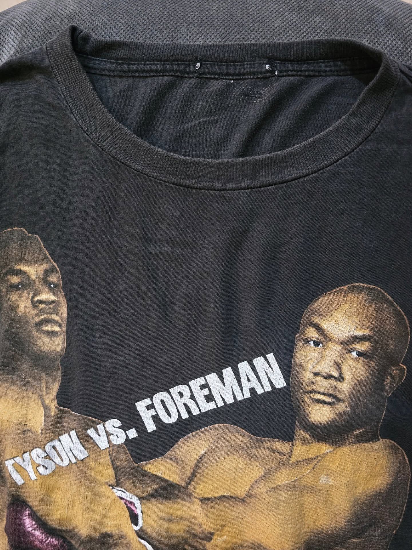 Vintage Vintage TYSON vs FOREMAN - 1995s T-shirtt RAP TEE Size US XL / EU 56 / 4 - 7 Thumbnail