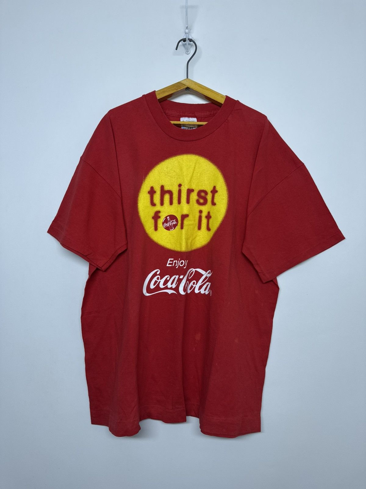 Coca Cola Vintage Coca Cola enjoy T-shirt band tee XLarge red Size US XL / EU 56 / 4 - 1 Thumbnail