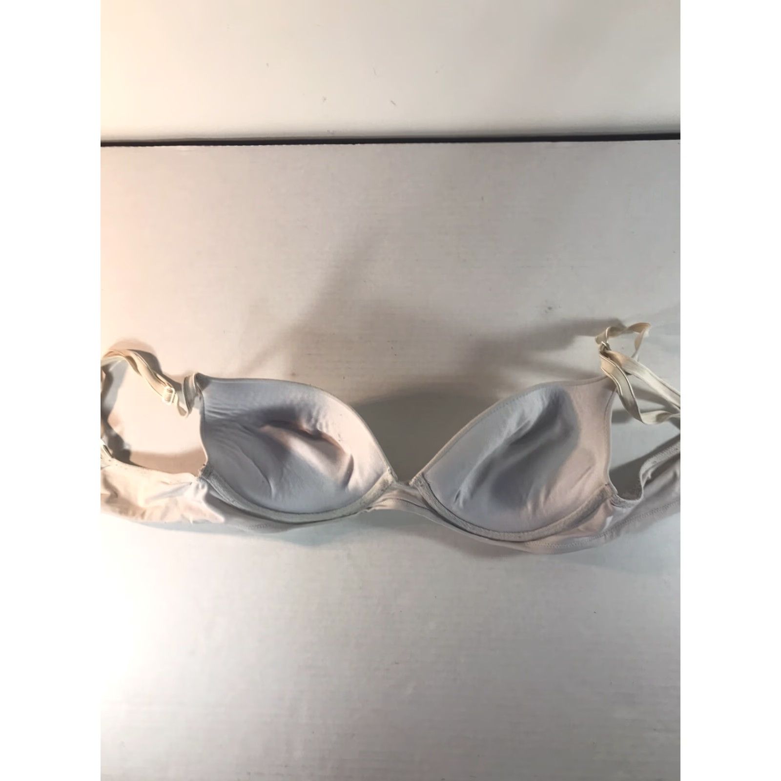 Vintage VINTAGE - no, it's not vintage. Simply Vera Vera Wang Padded Push Up Bra Women 36C White Lace Underwired T-Shirt Bra Size ONE SIZE - 2 Thumbnail