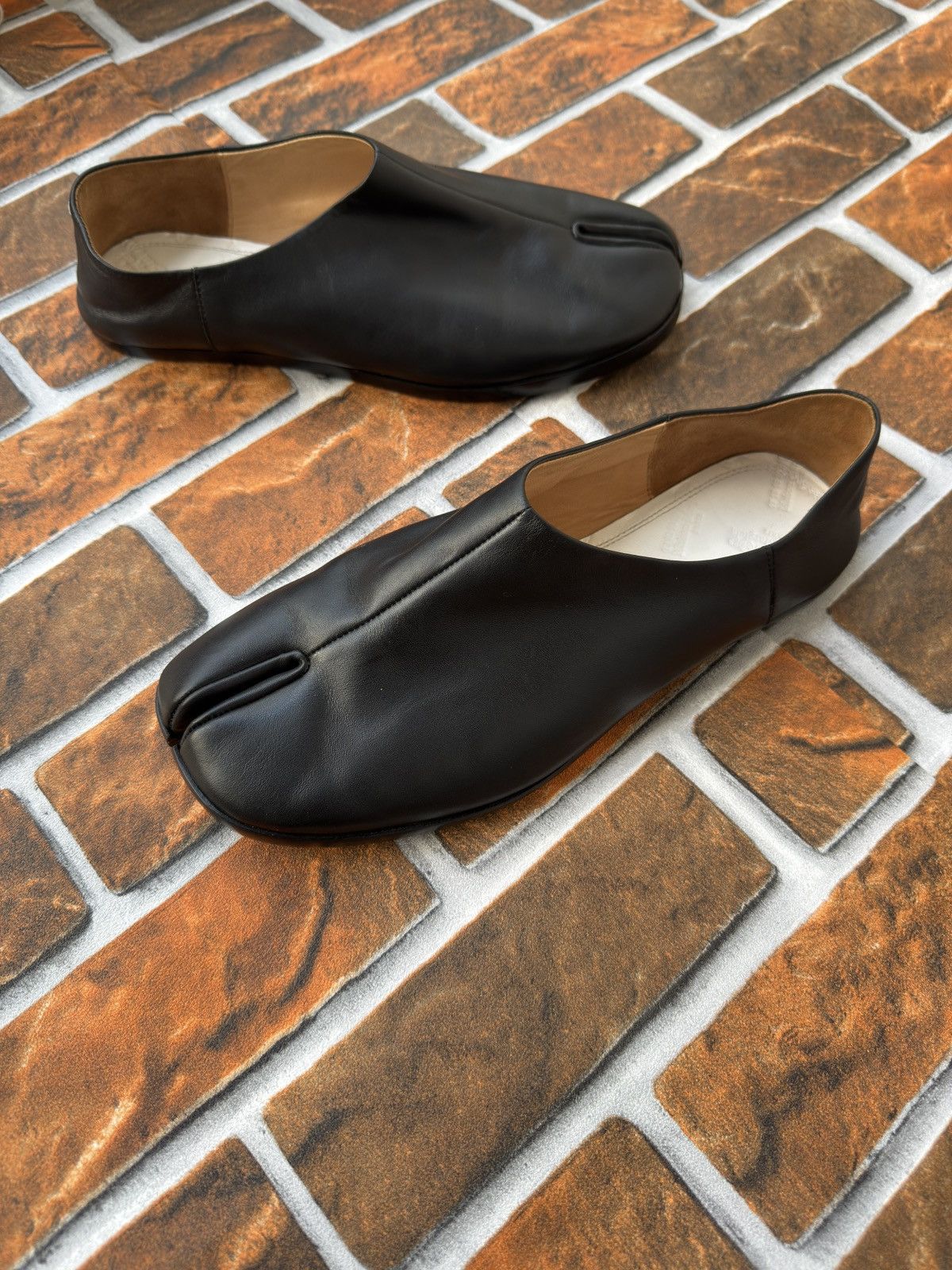 Maison Margiela 🕷️🕷️Tabi babouche slip-ons Size US 7 / EU 40 - 8 Thumbnail