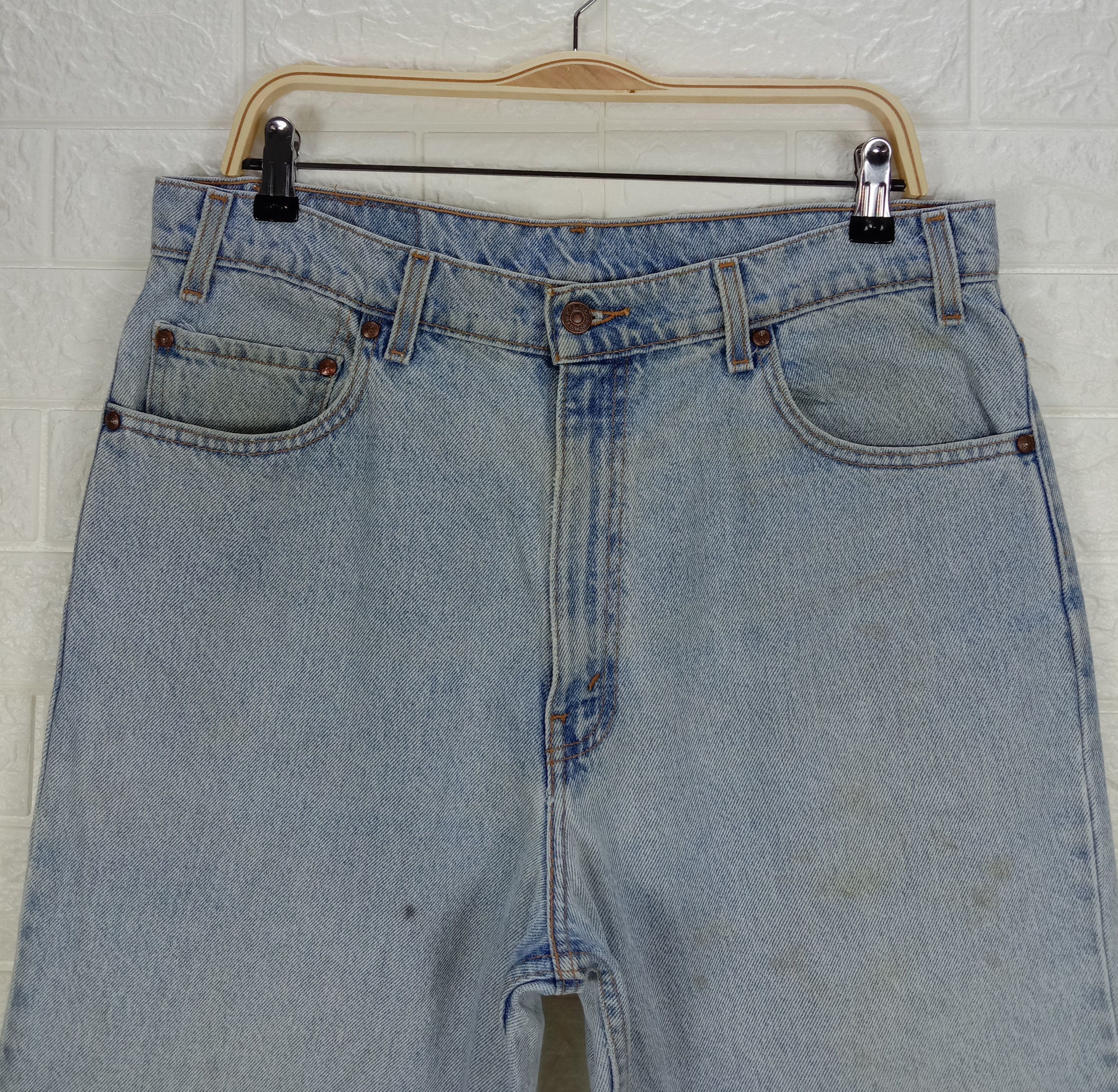 Levi's Vintage 90s Levi's 540 Jeans Light Wash Relaxed Fit Denim Size US 35 - 2 Thumbnail