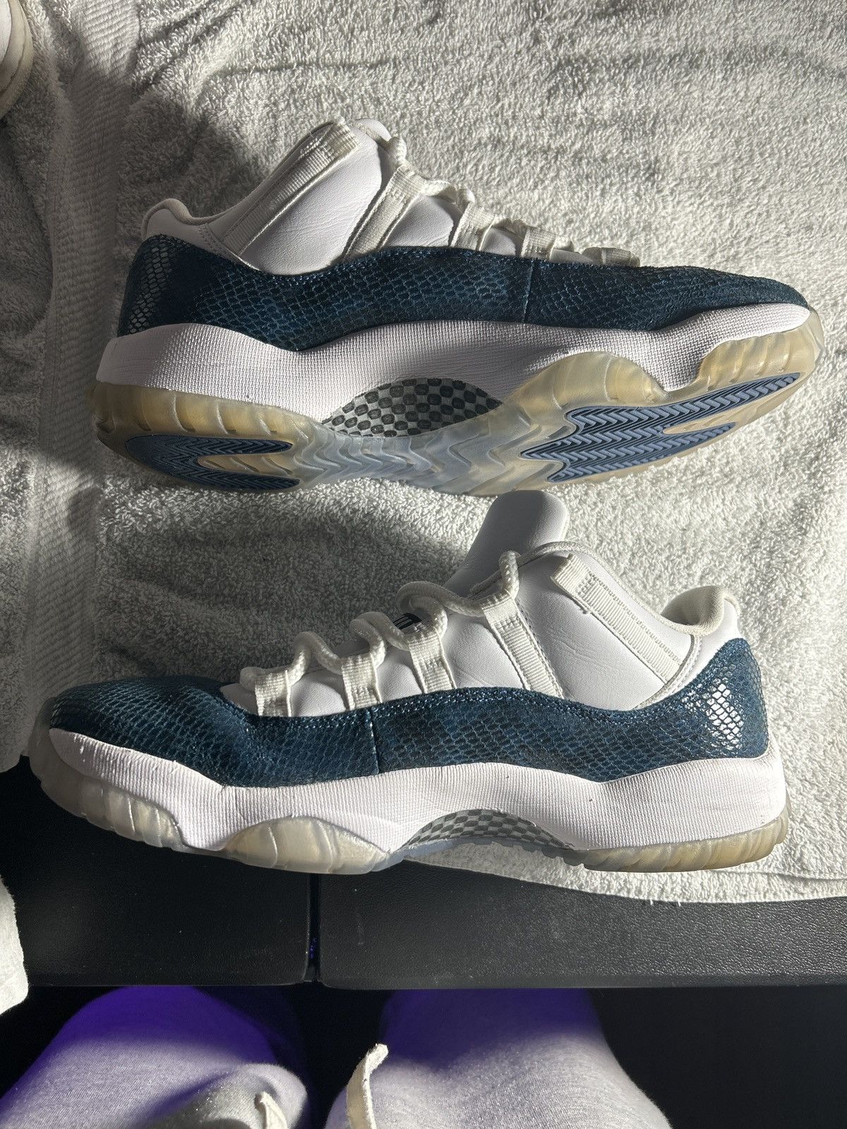 Jordan Brand 2019 Jordan 11 Retro Low ‘Navy Snakeskin’ Size US 10 / EU 43 - 2 Thumbnail