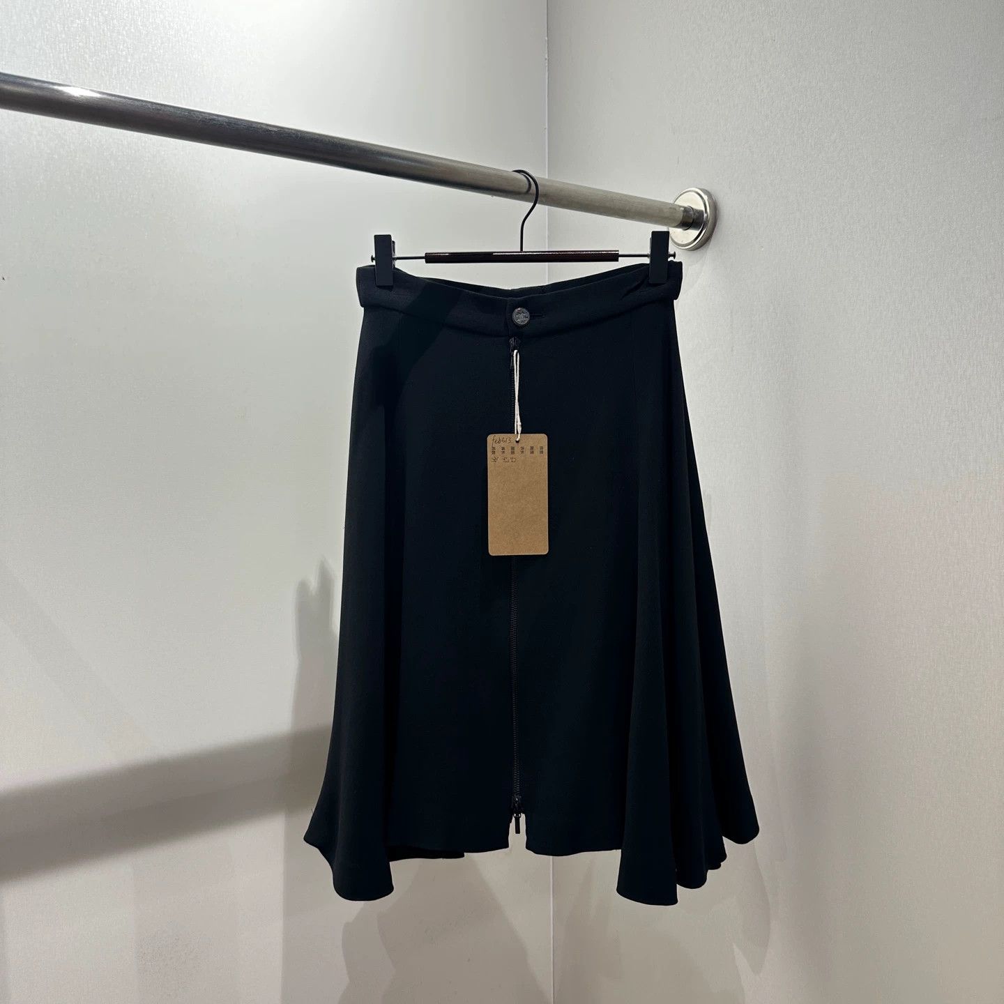 Chanel Chanel feb513 silk zipper skirt 34 Size XS / US 0-2 / IT 36-38 - 2 Thumbnail