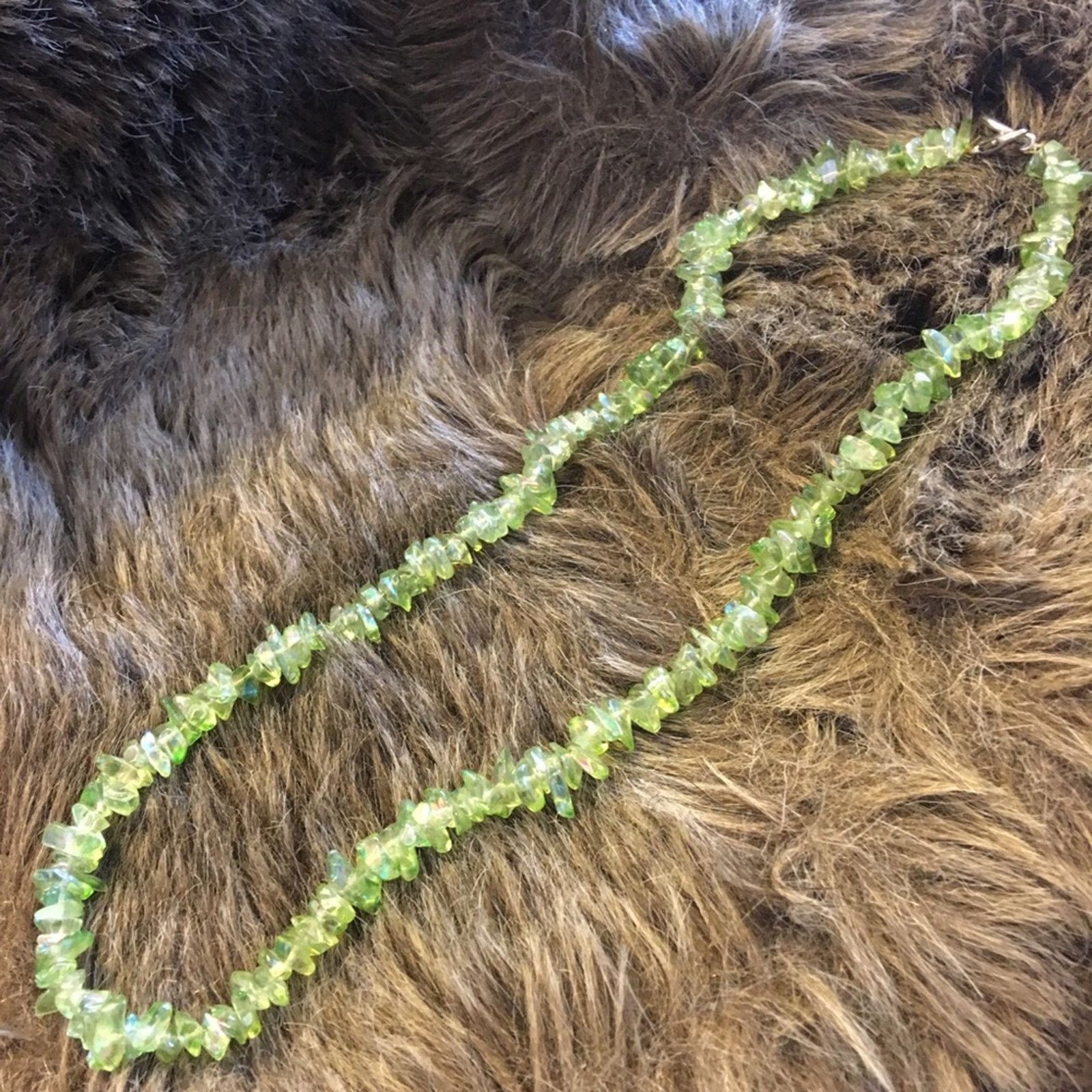Vintage Vintage peridot aurora borealis glass necklace Size ONE SIZE - 6 Thumbnail