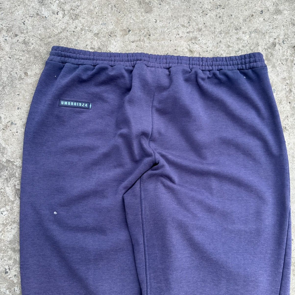 Umbro Vintage Umbro Joggers Small Logo Trashed Size L Y2K 90s USA Size US 36 / EU 52 - 12 Thumbnail