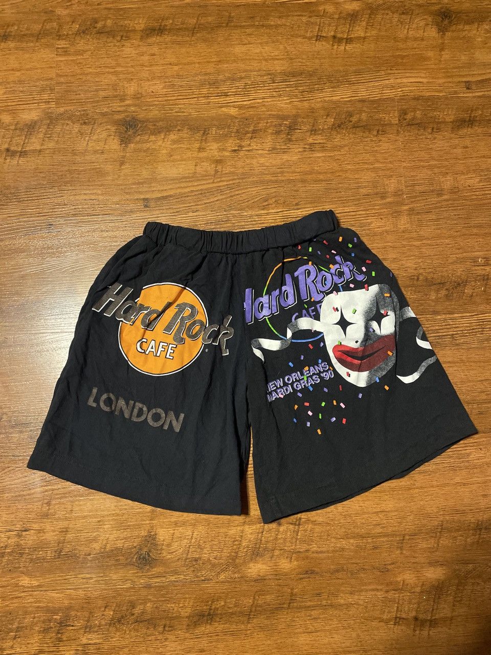 Hard Rock Cafe Vintage Hard Rock Cafe Sweatshorts Size US 32 / EU 48 - 1 Thumbnail
