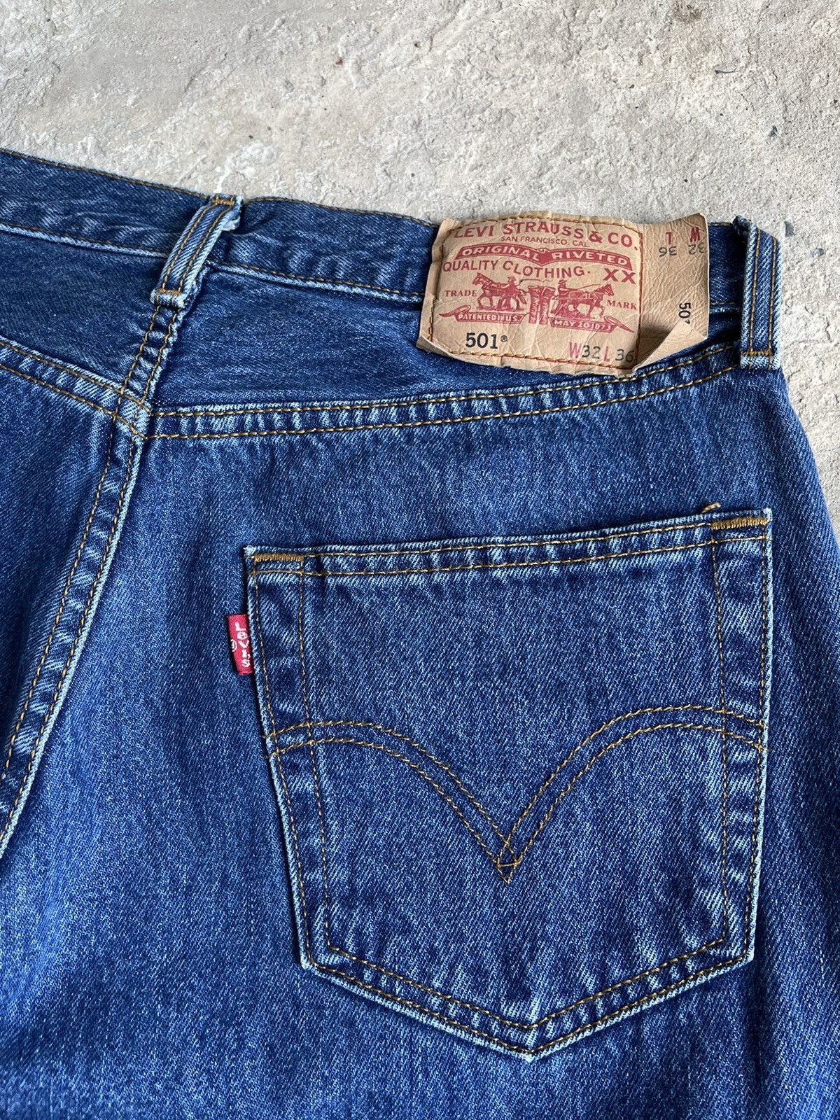 Levi's Levi's 501 Red Tab Straight Classic Fit Denim Jeans Size US 32 / EU 48 - 12 Thumbnail