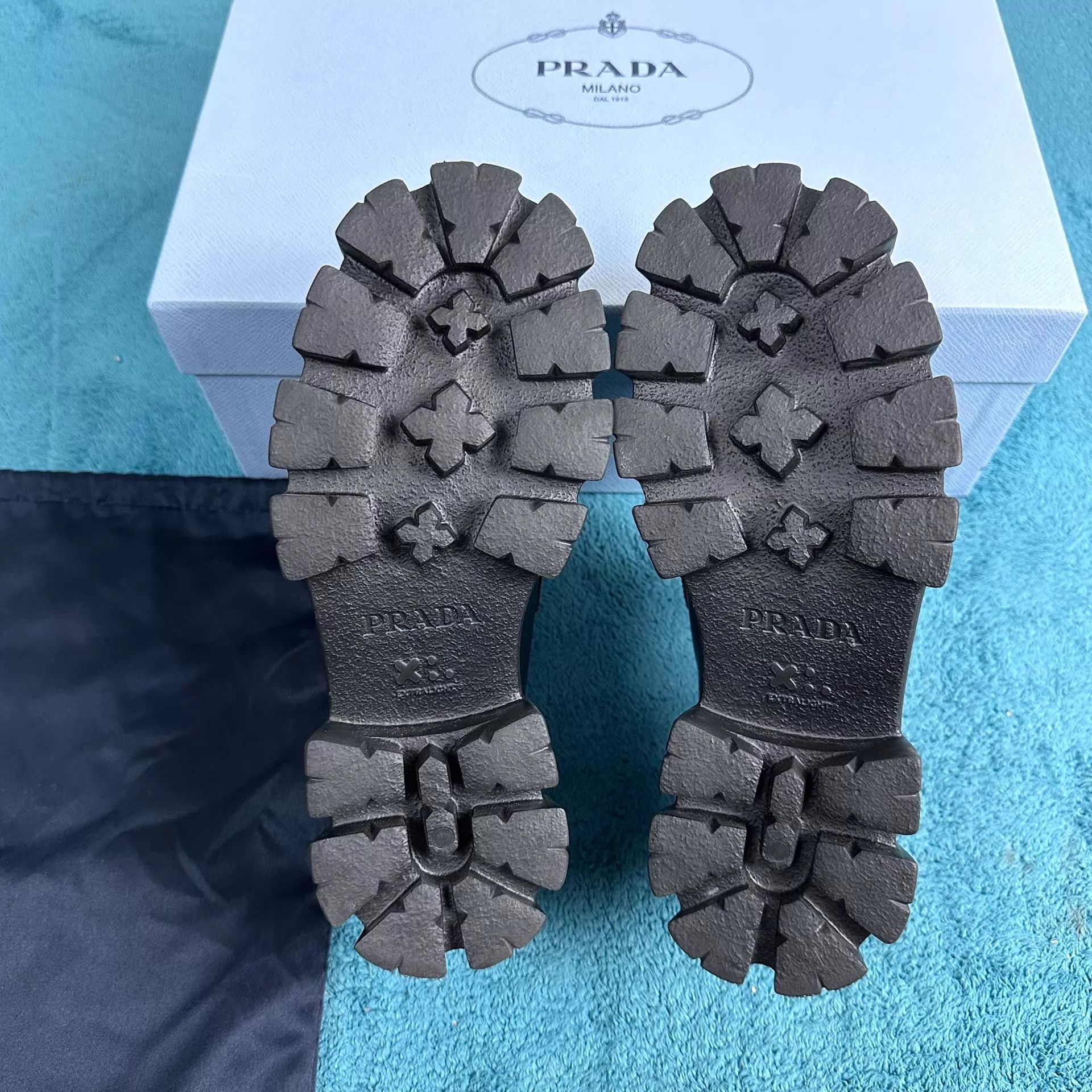 Prada Prada monolith logo platform loafer black 35 Size US 4.5 / IT 34.5 - 5 Thumbnail