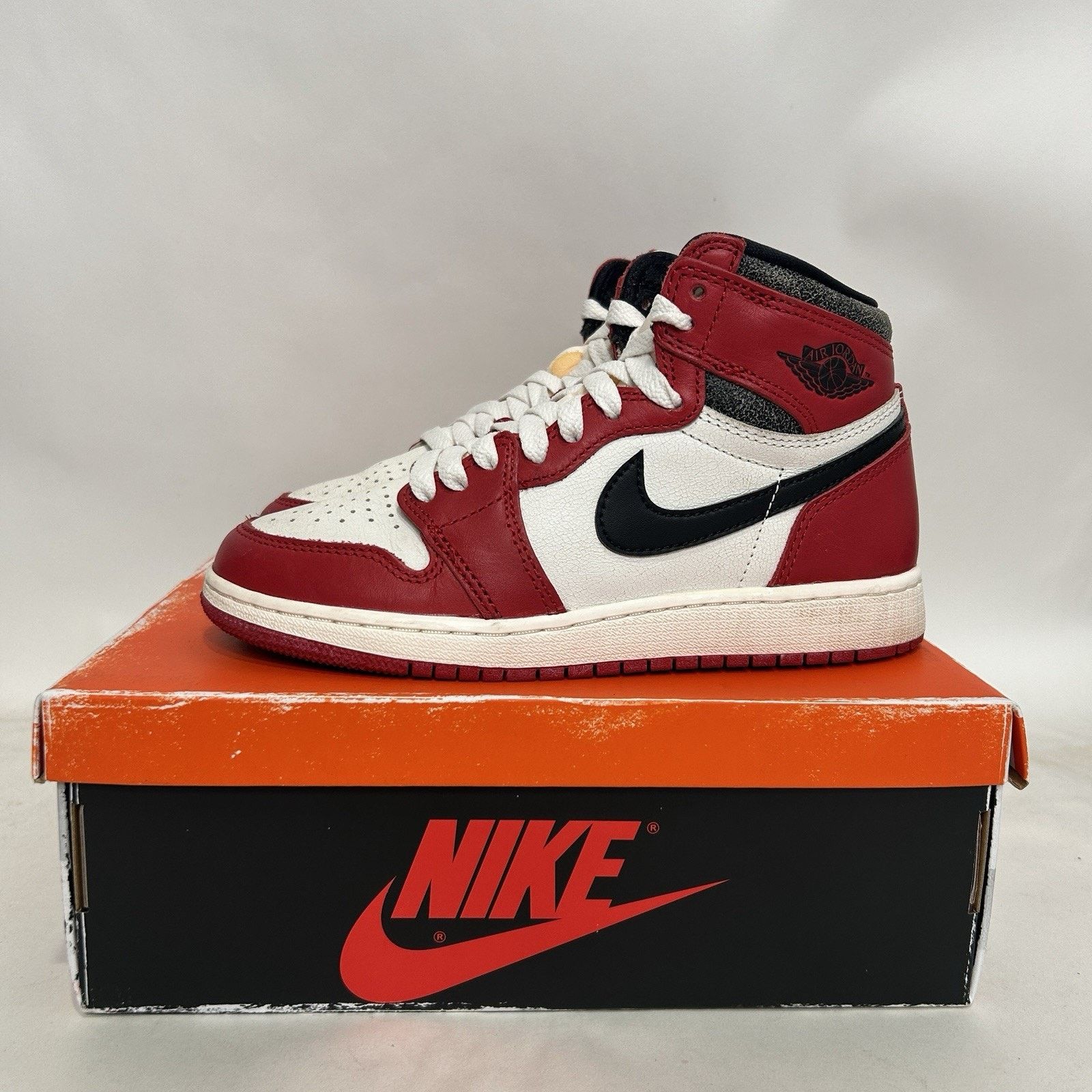 Jordan Brand Nike Air Jordan 1 Retro High GS “Chicago/Lost and Found” Size US 5.5 / IT 35.5 - 6 Thumbnail